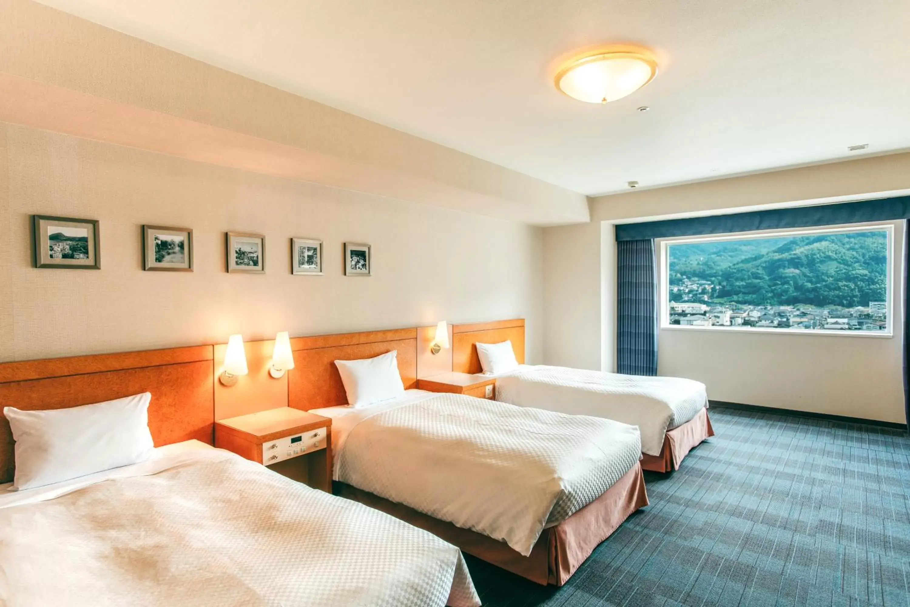 Photo of the whole room, Bed in KAMENOI HOTEL Beppu