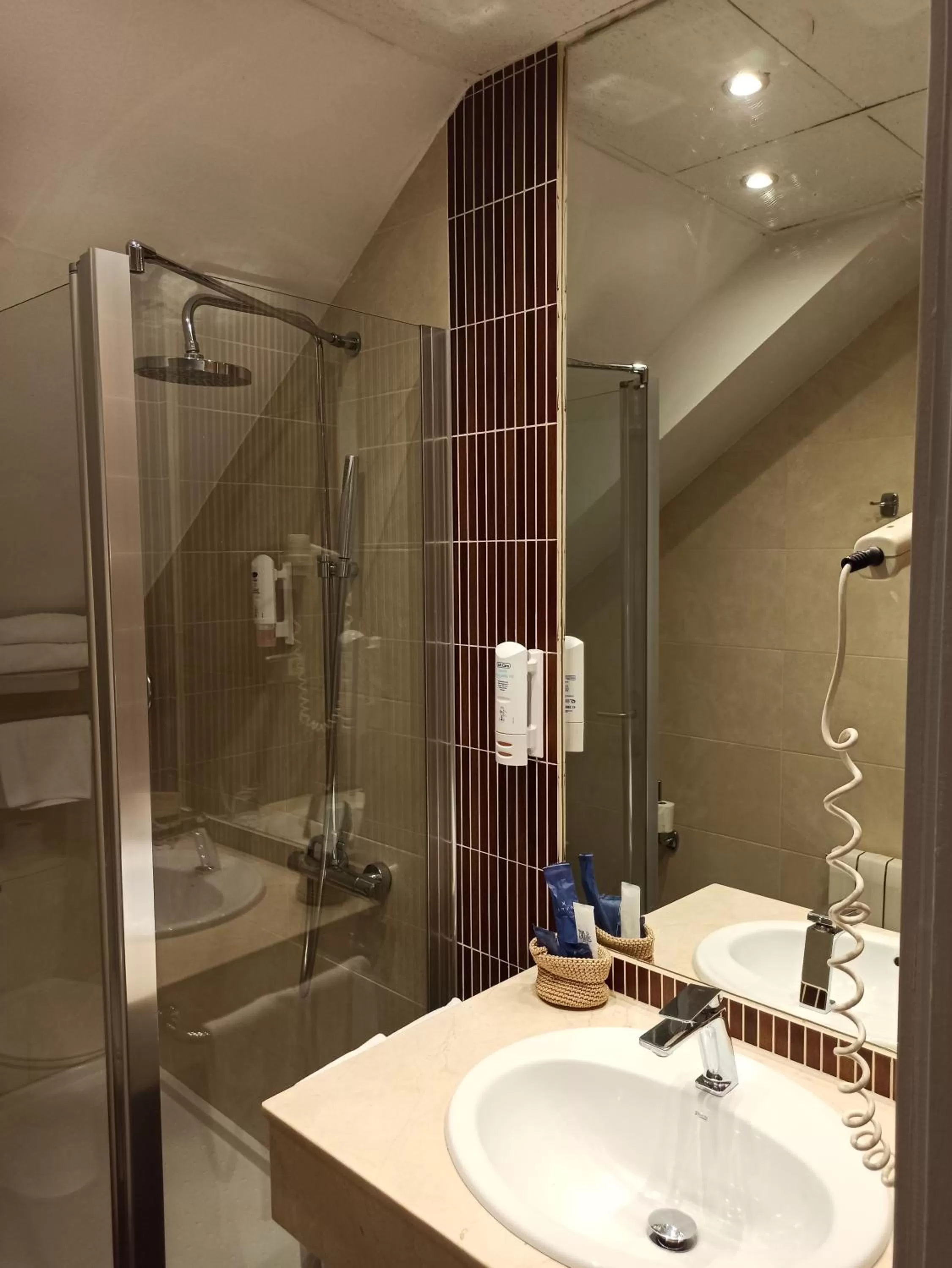 Bathroom in ARVA Spa París