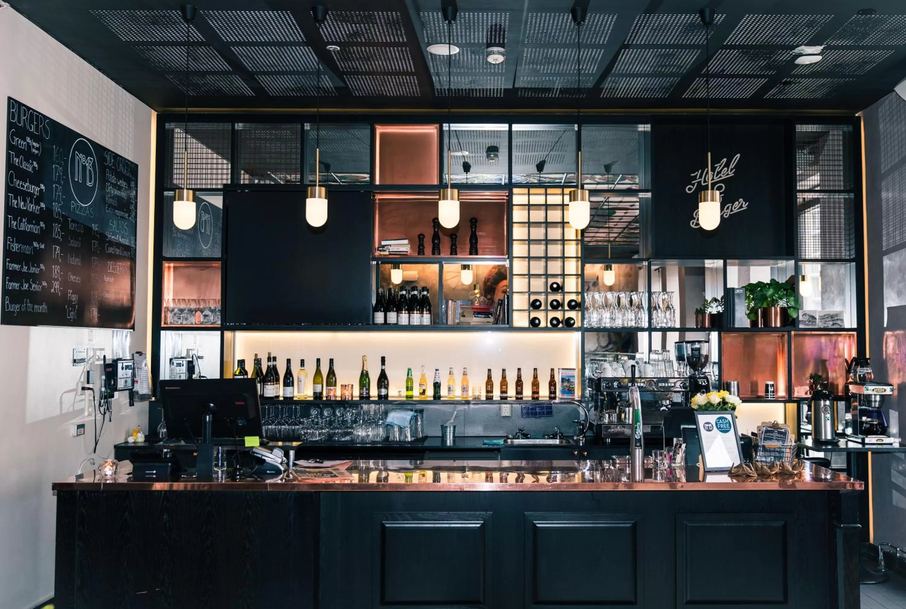 Lobby or reception in Hotel No13