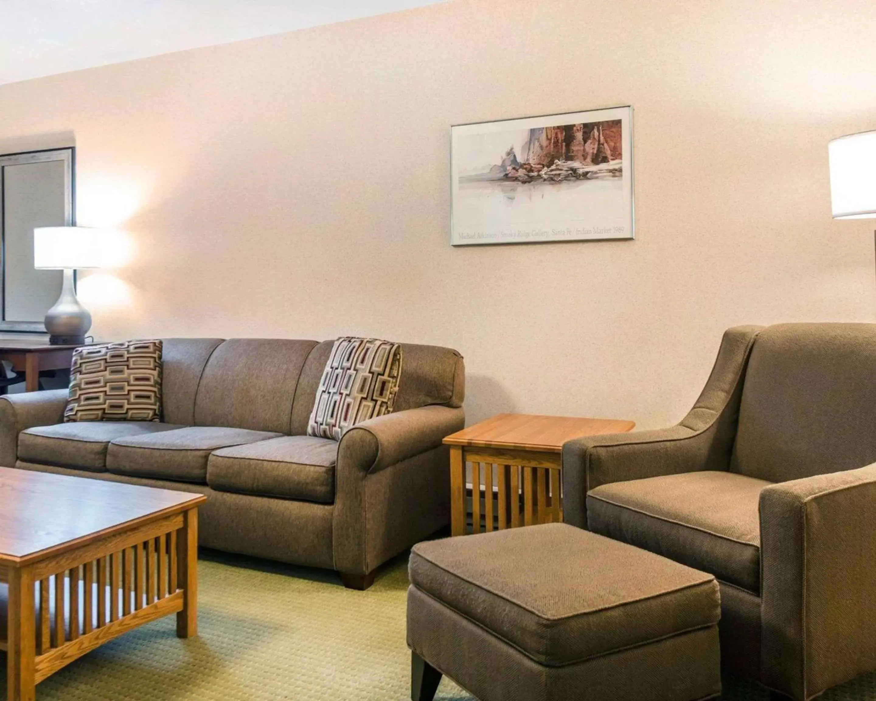 Photo of the whole room, Seating Area in Comfort Inn Salida