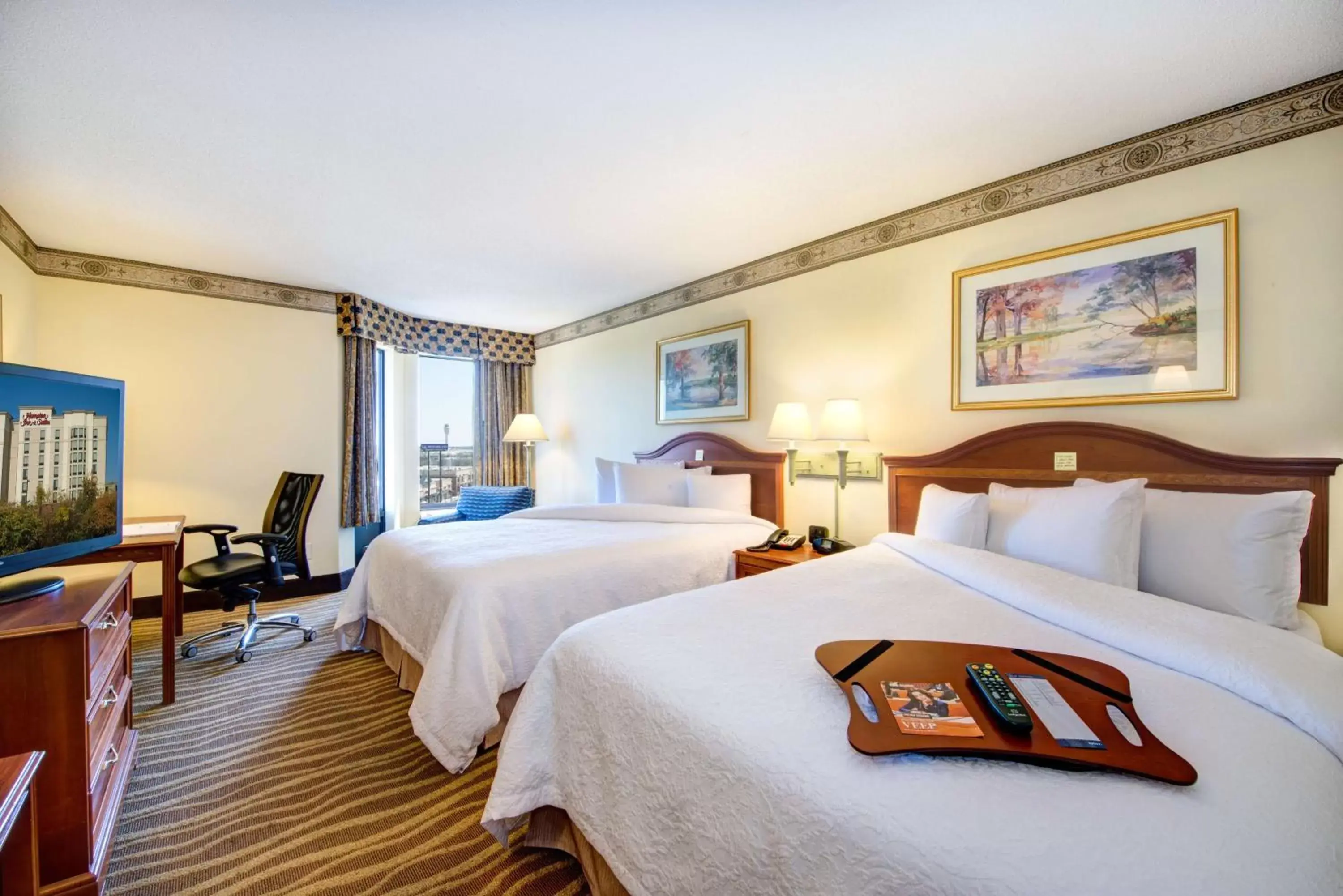 Bedroom, Bed in Hampton Inn & Suites-Atlanta Airport North-I-85