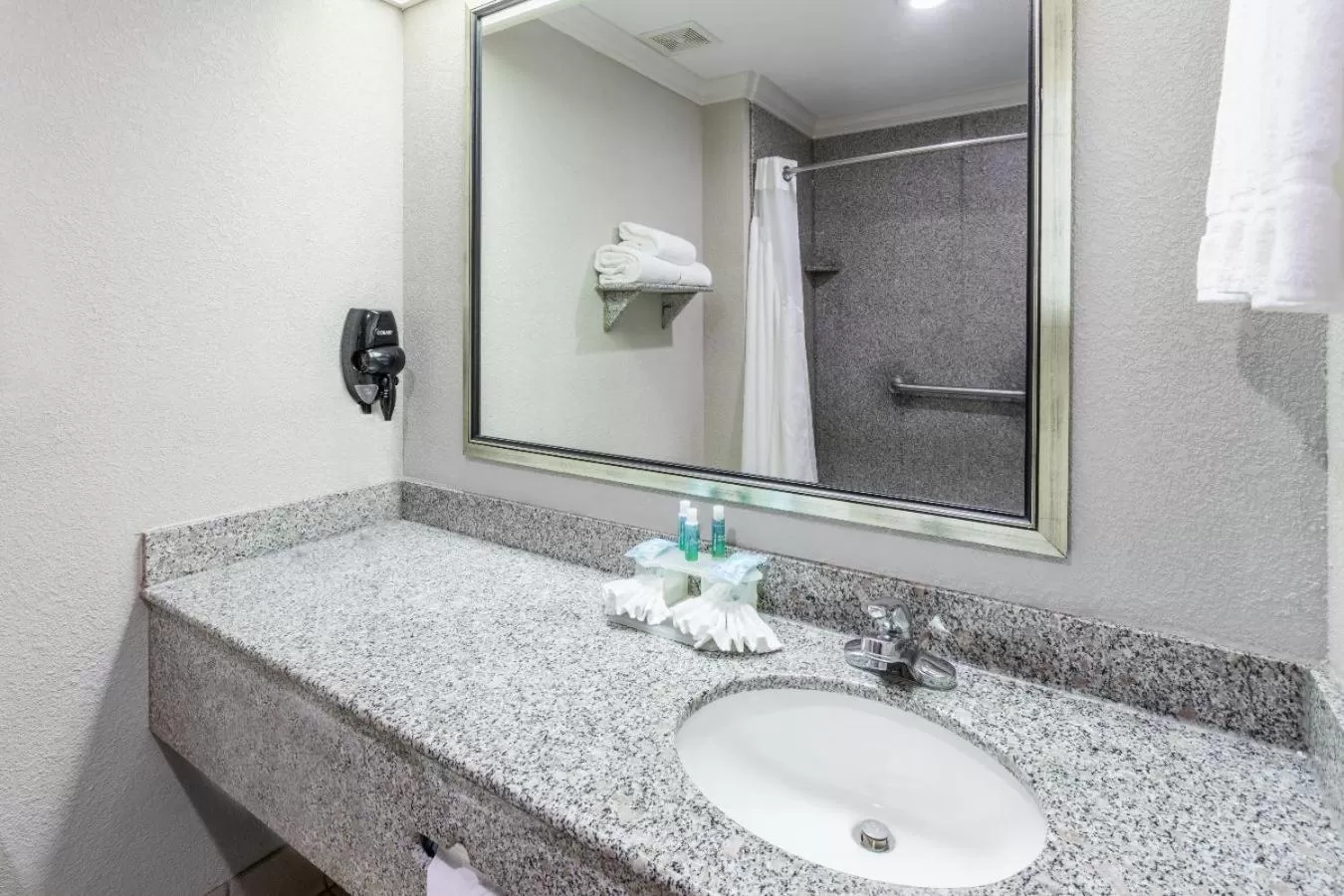 Holiday Inn Express Hotel and Suites Lake Charles by IHG