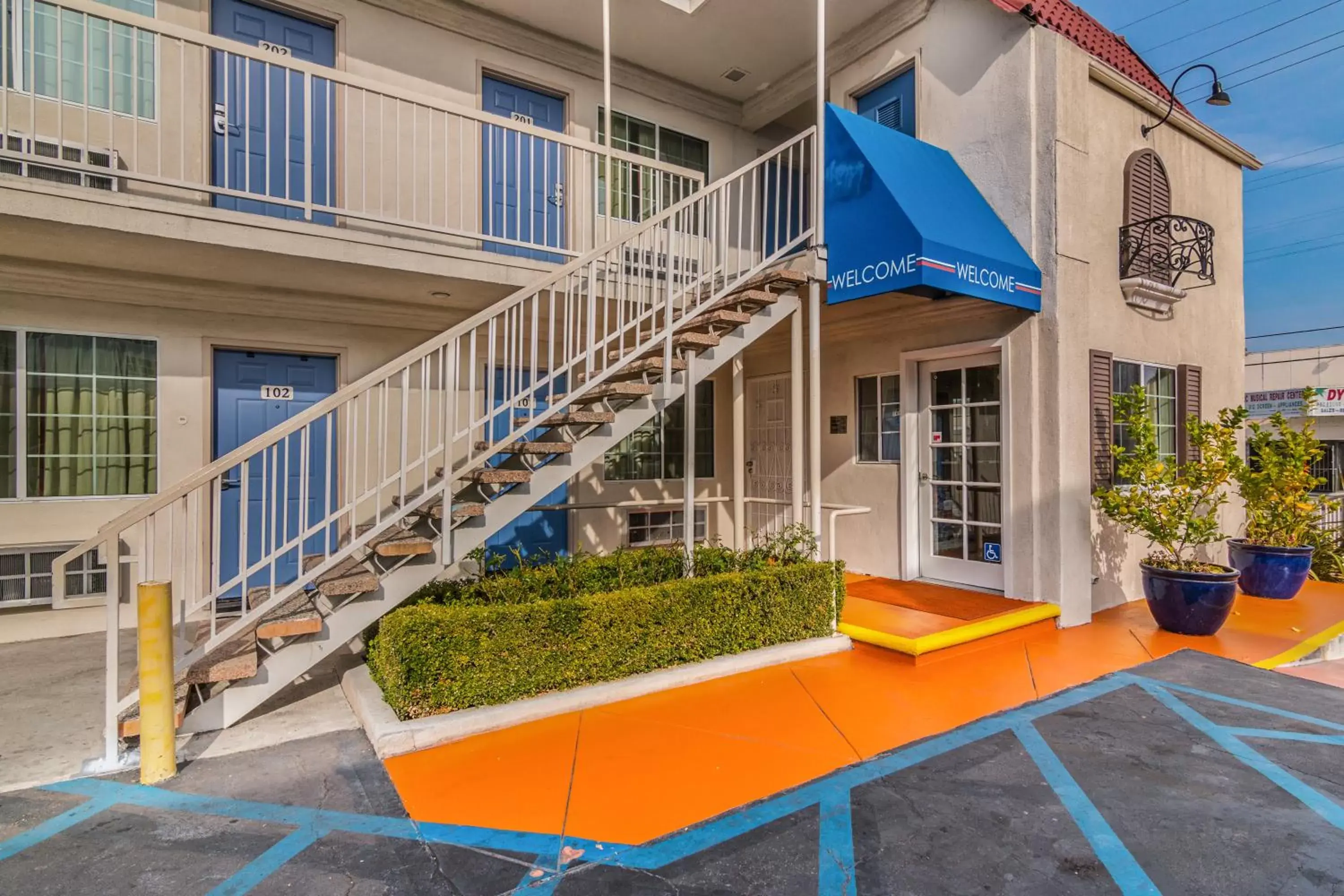 Property Building in Motel 6 Gardena