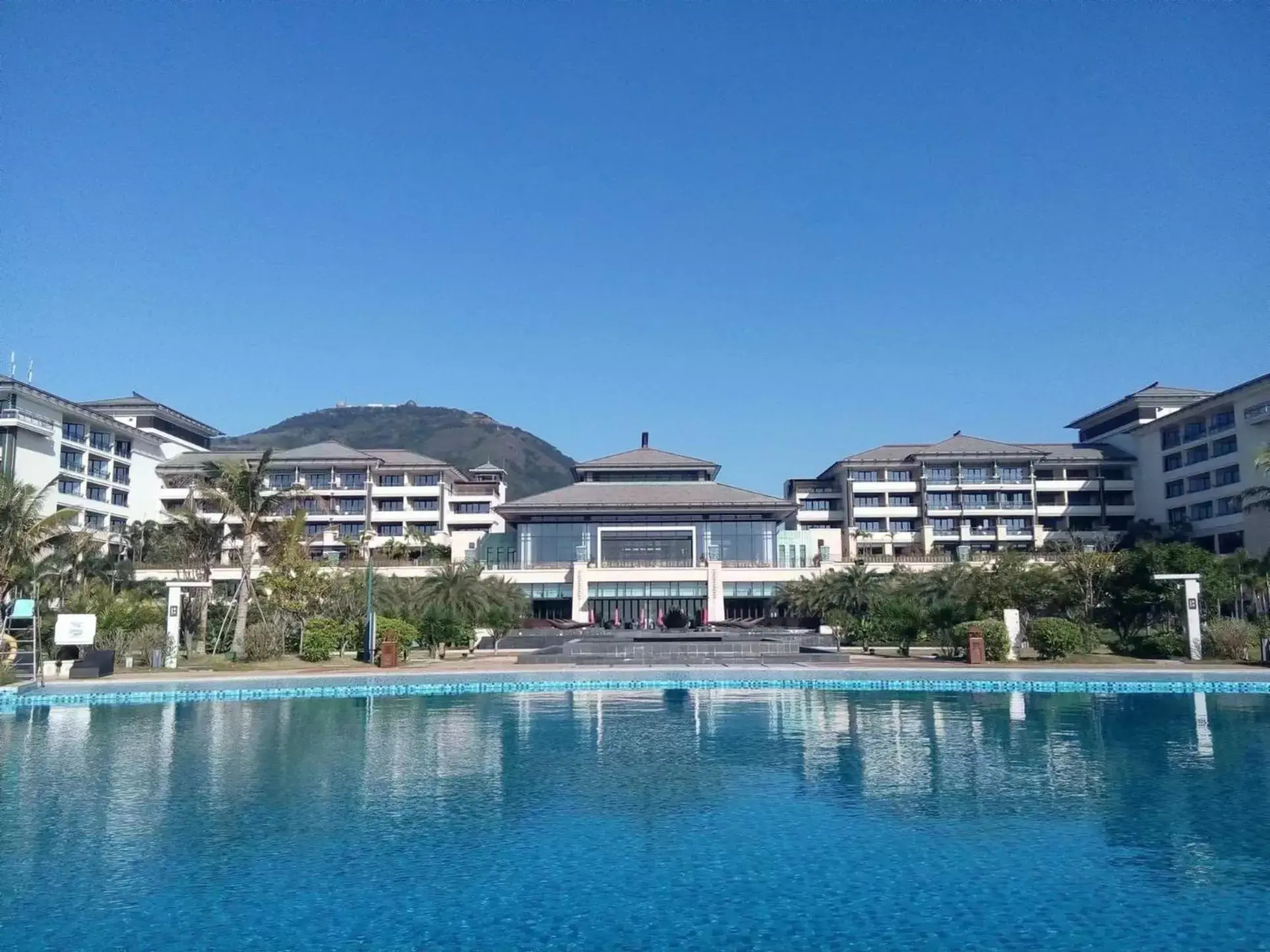 Swimming Pool in Crowne Plaza Hailing Island, an IHG Hotel