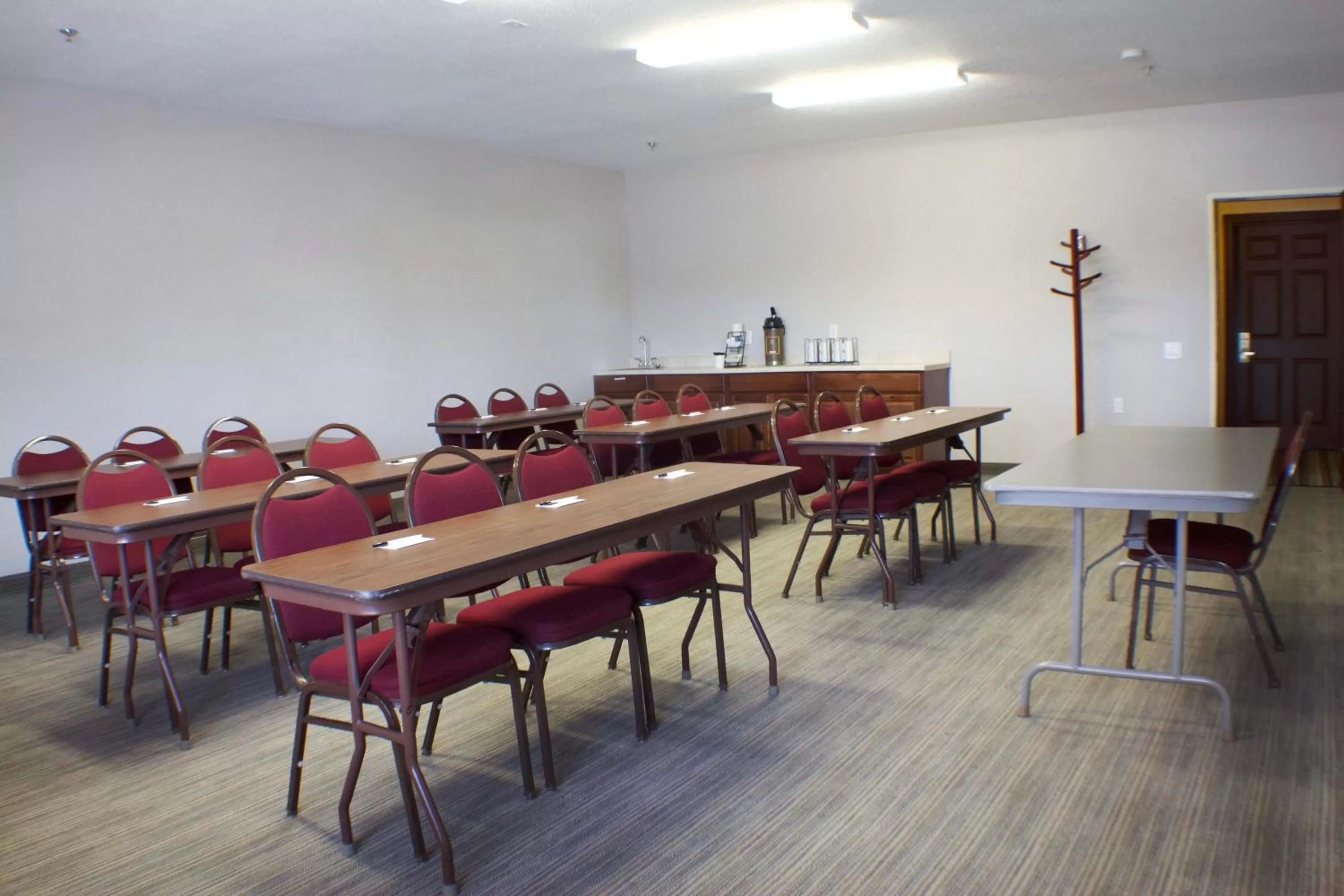 Meeting/conference room in Country Inn & Suites by Radisson, Appleton Airport - Fox River Mall Area