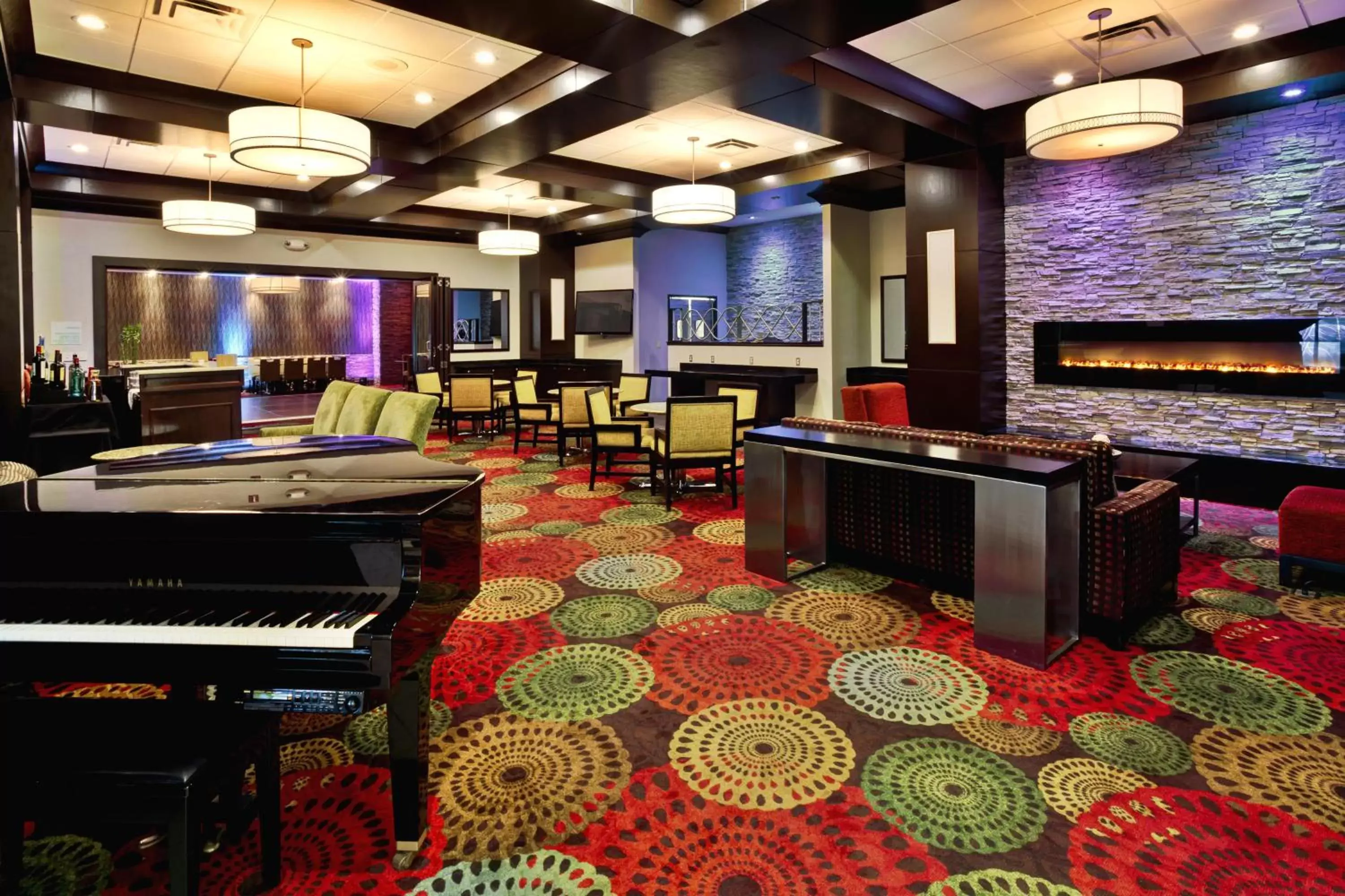 Property building, Billiards in Holiday Inn Hotel & Suites Chicago Northwest - Elgin, an IHG Hotel
