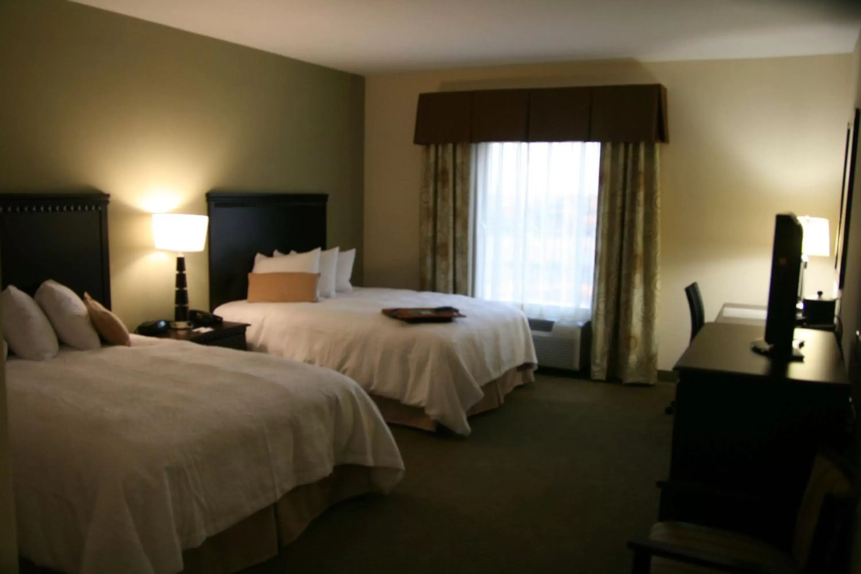 Bedroom, Bed in Hampton Inn La Grange