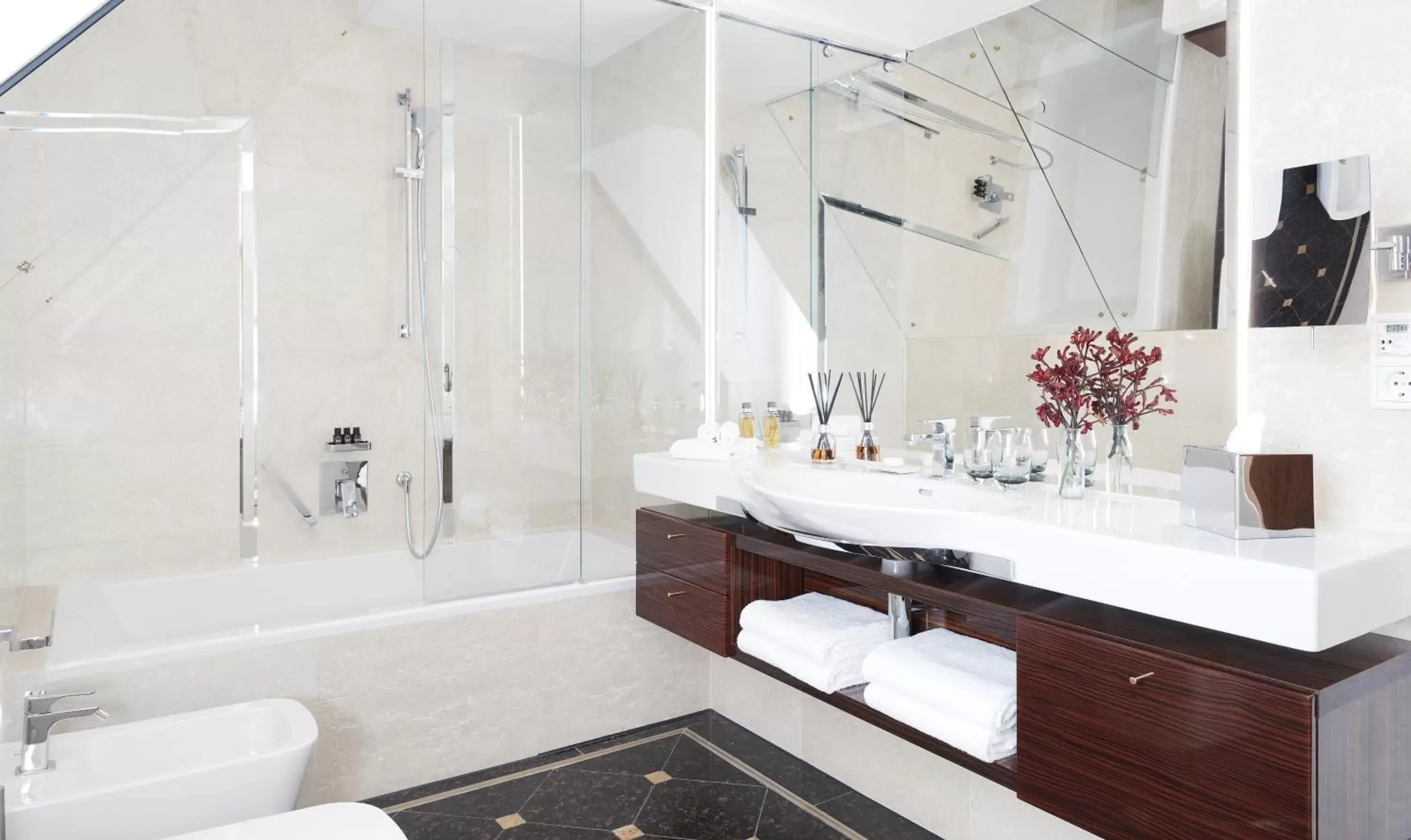 Bathroom in Living Hotel De Medici