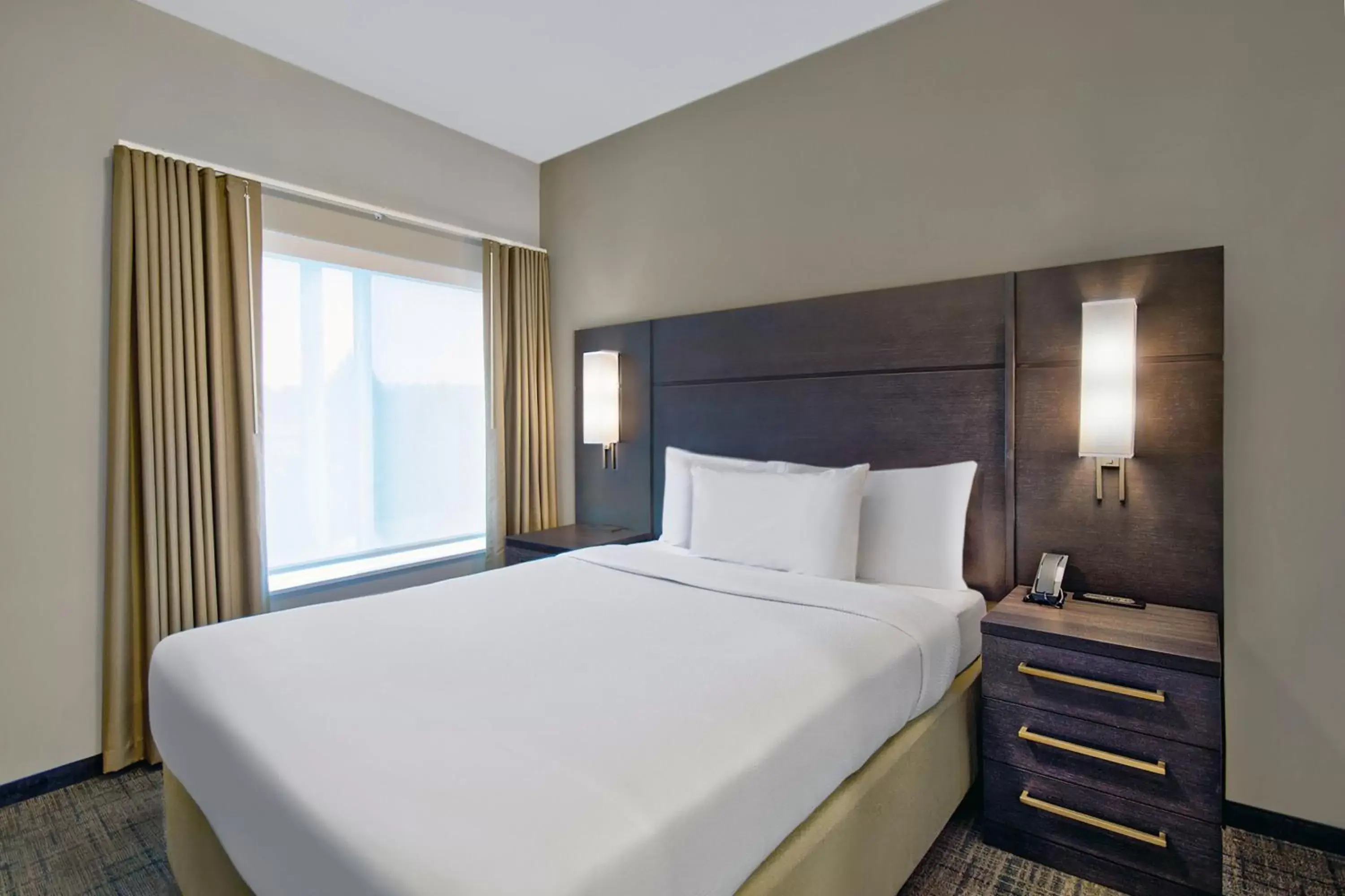 Bedroom, Bed in Residence Inn by Marriott Reading