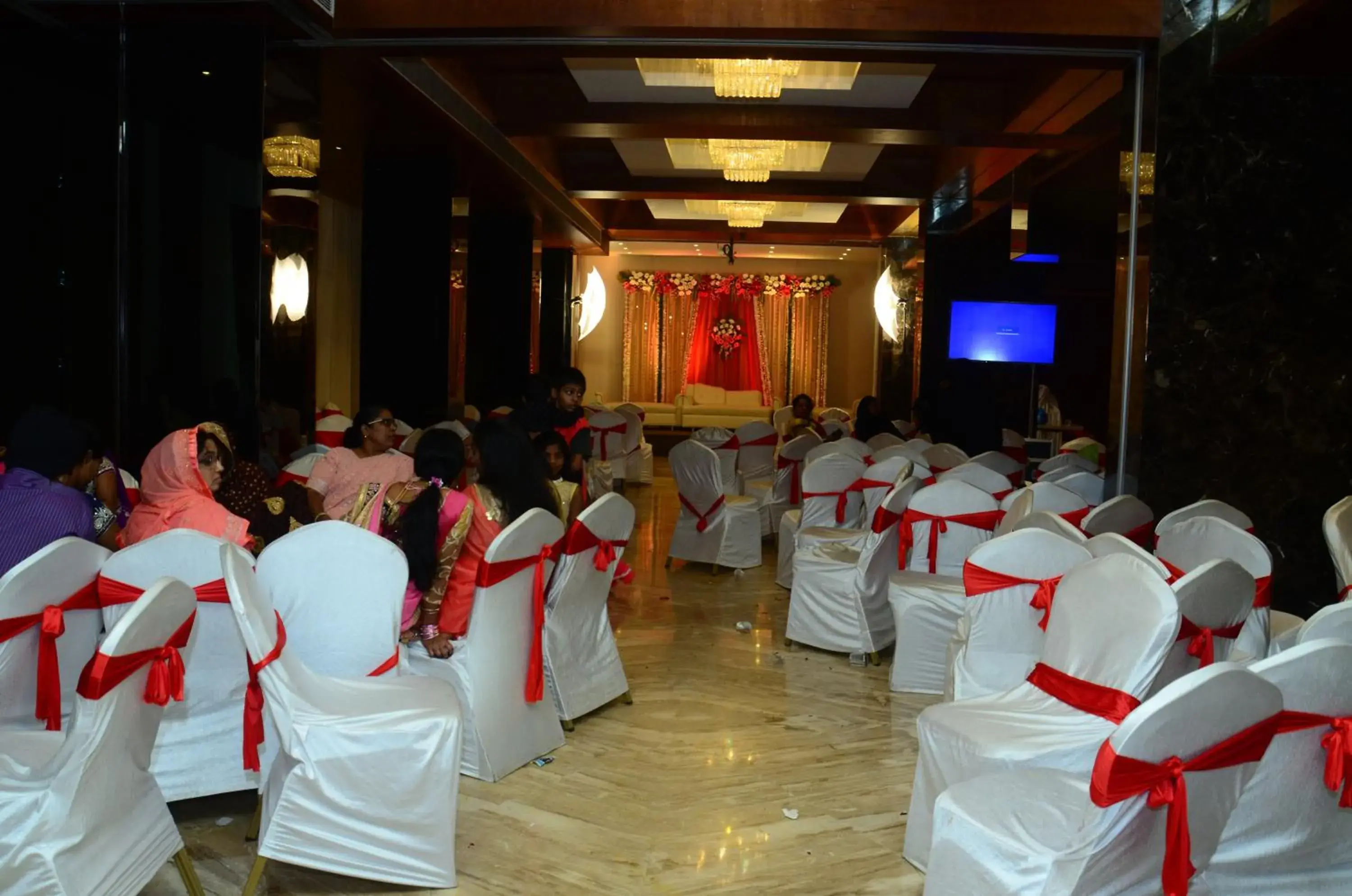 Banquet/Function facilities, Banquet Facilities in Hotel Yogi Metropolitan
