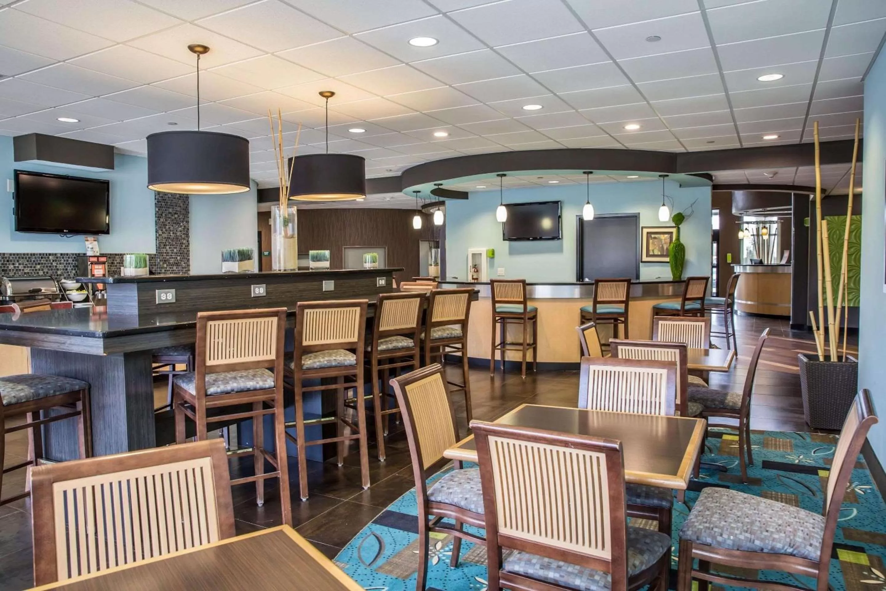 Restaurant/places to eat in Comfort Suites New Bern near Cherry Point