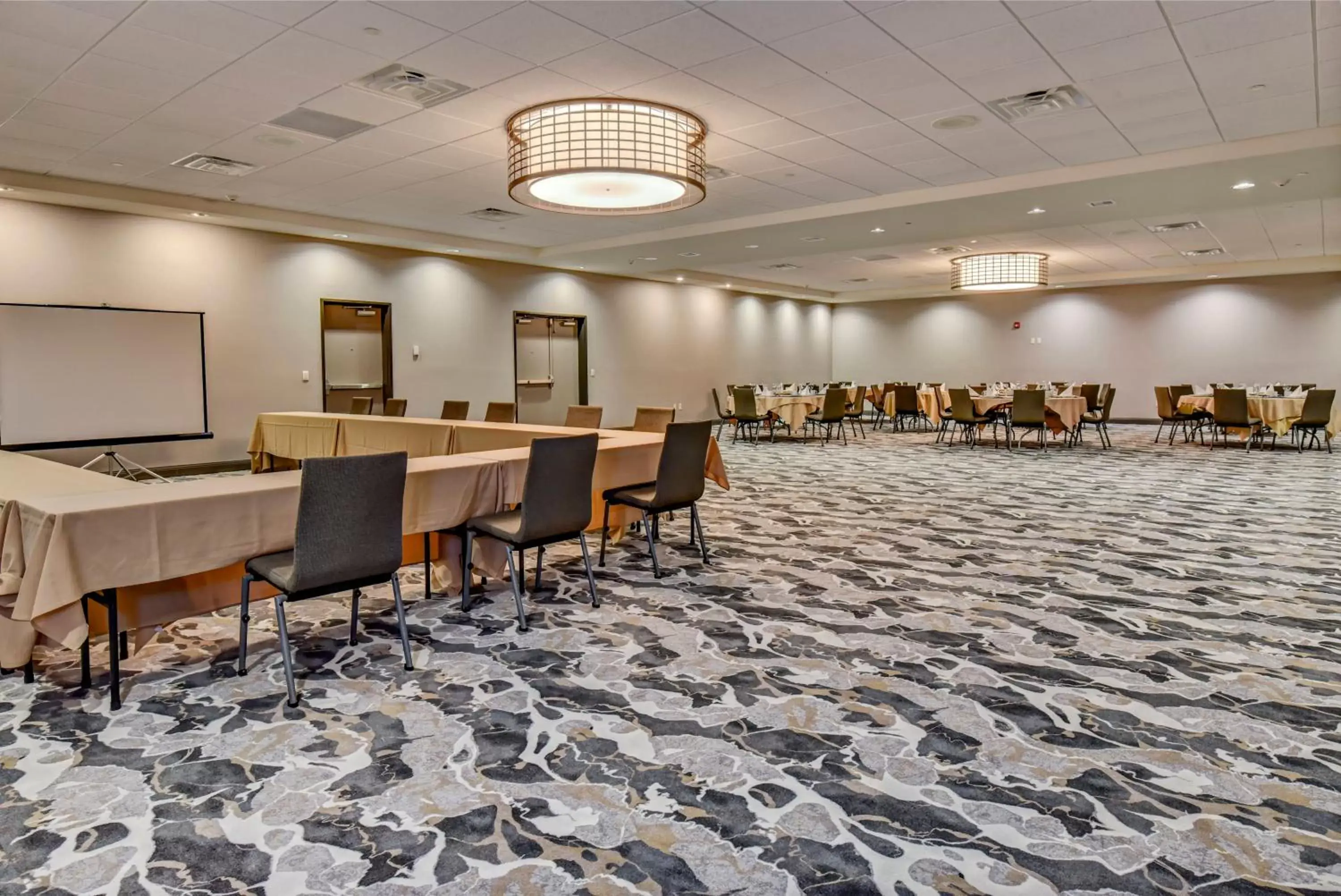 Meeting/conference room in Holiday Inn - Nampa, an IHG Hotel