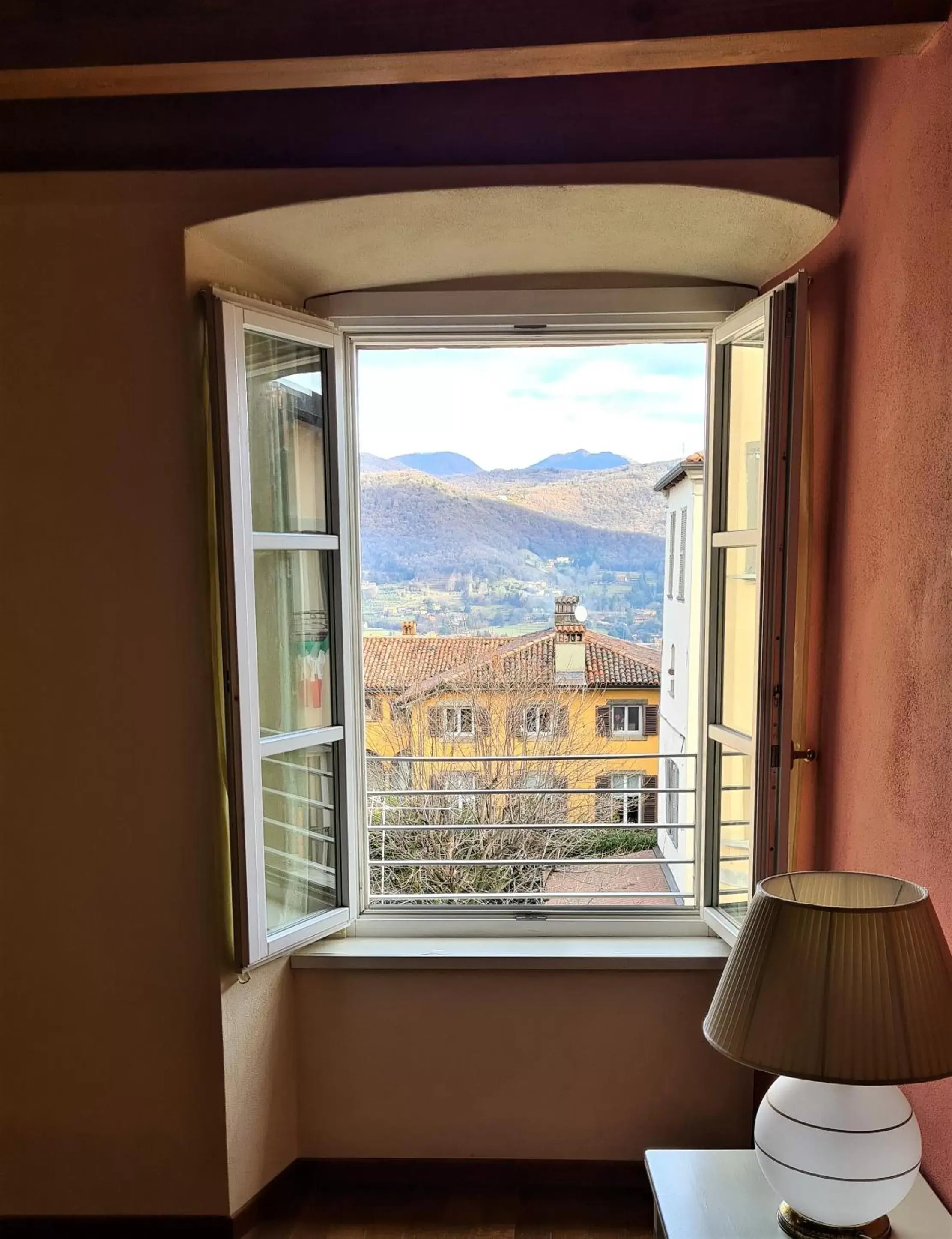 Mountain view in Hotel Piazza Vecchia