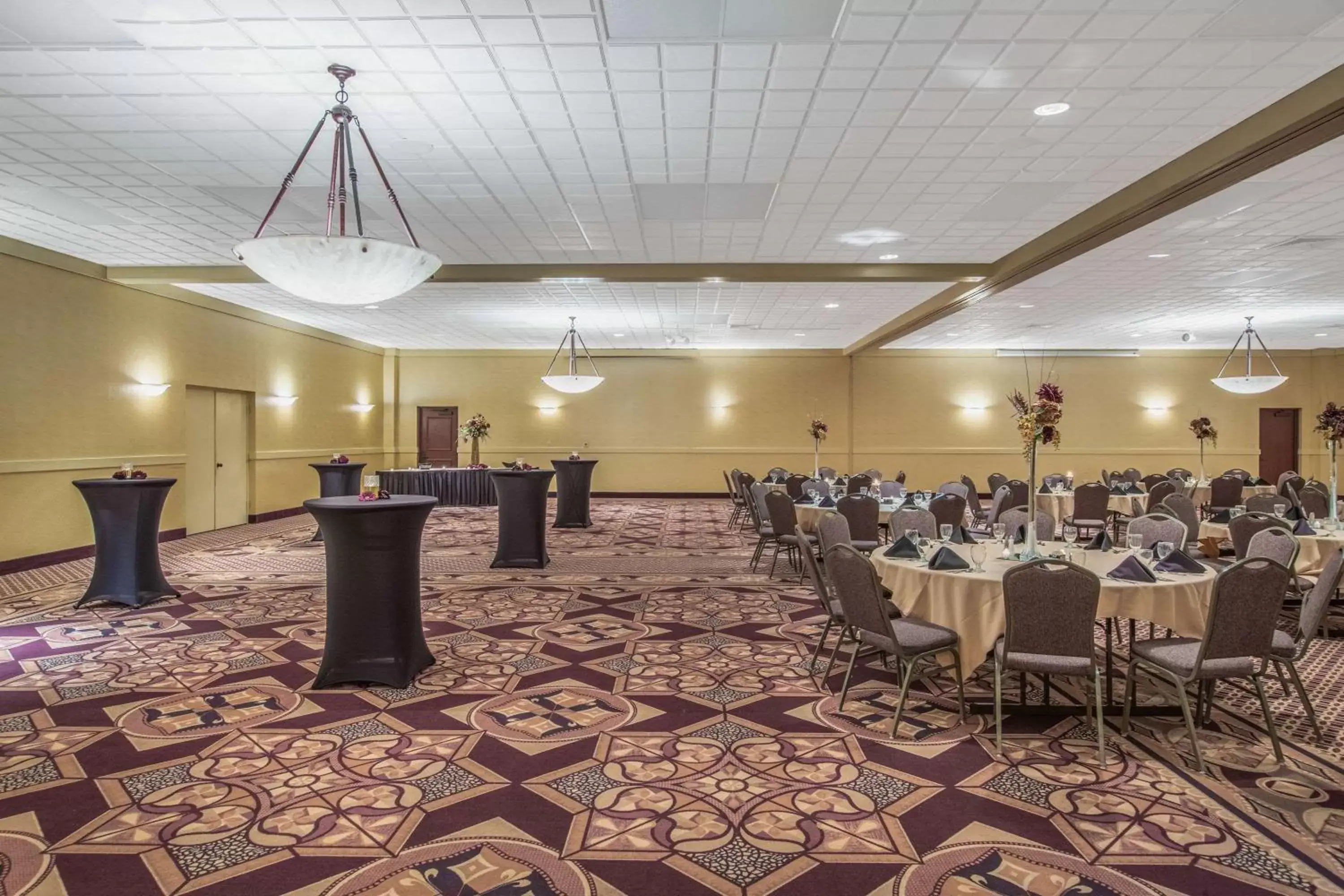 On site, Banquet Facilities in Ramada by Wyndham Midtown Grand Island