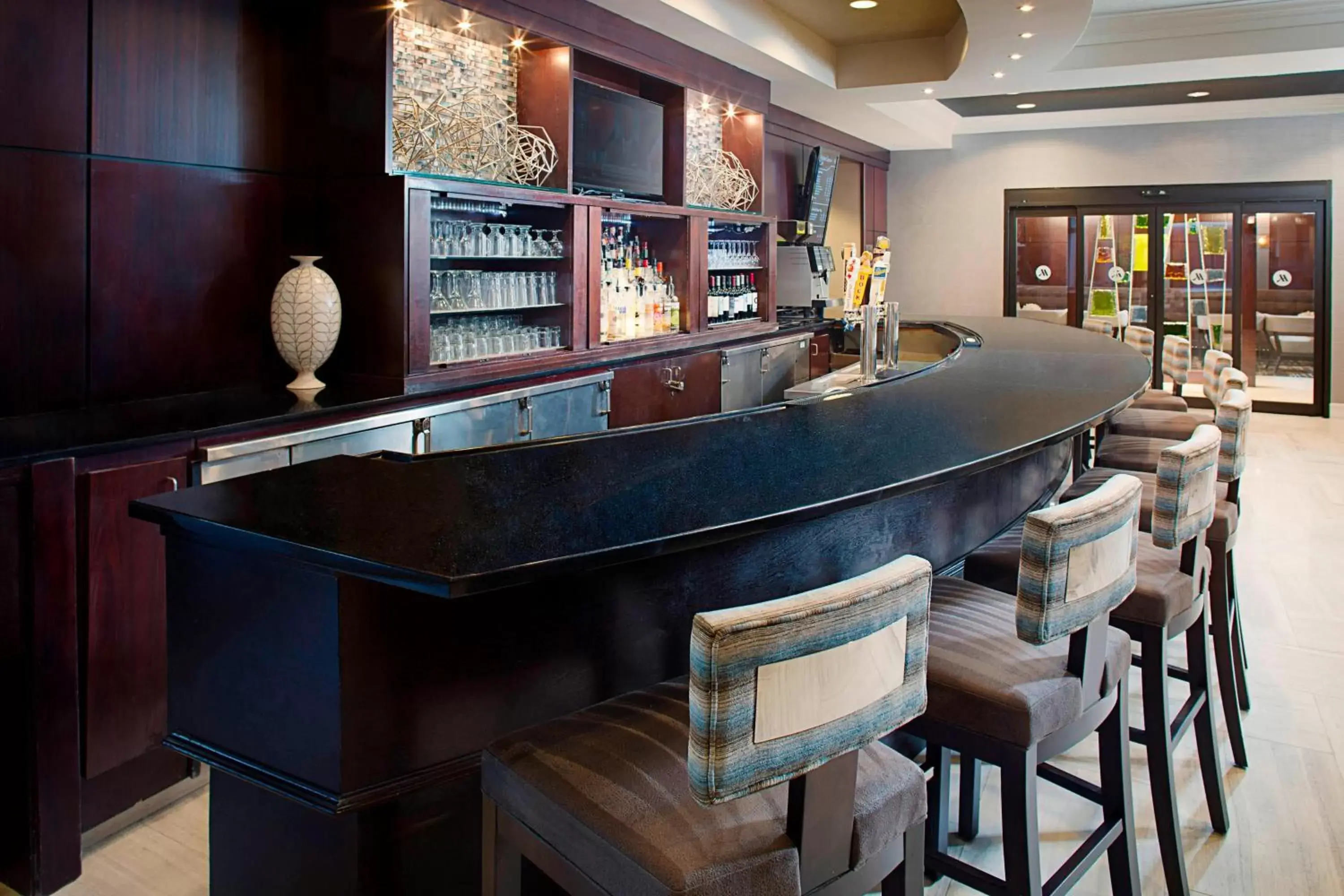 Lounge or bar, Lounge/Bar in Dallas Marriott Suites Medical/Market Center