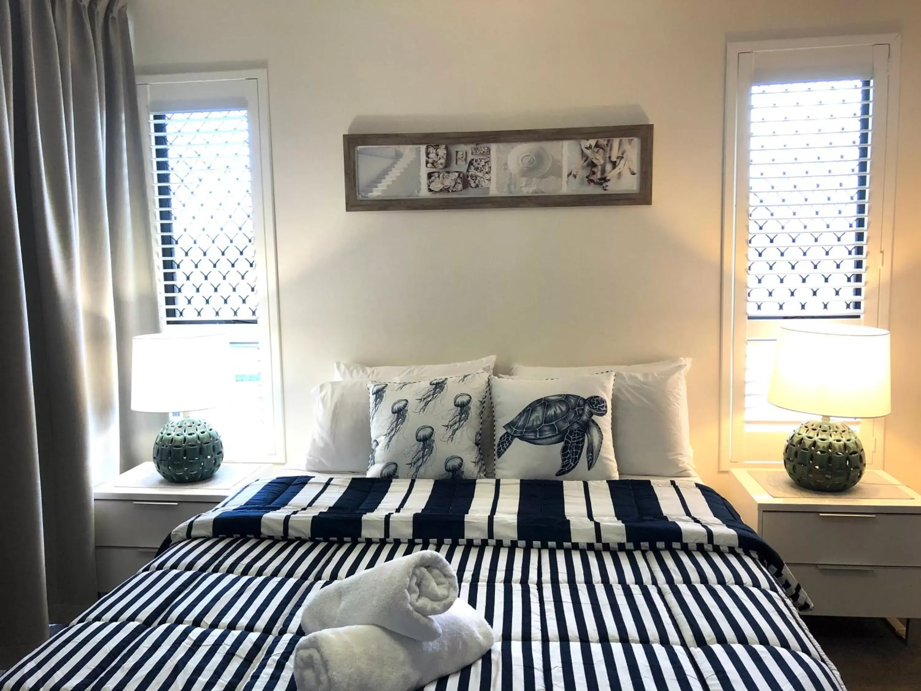 Bathroom, Bed in Boathouse Resort (Water Front)