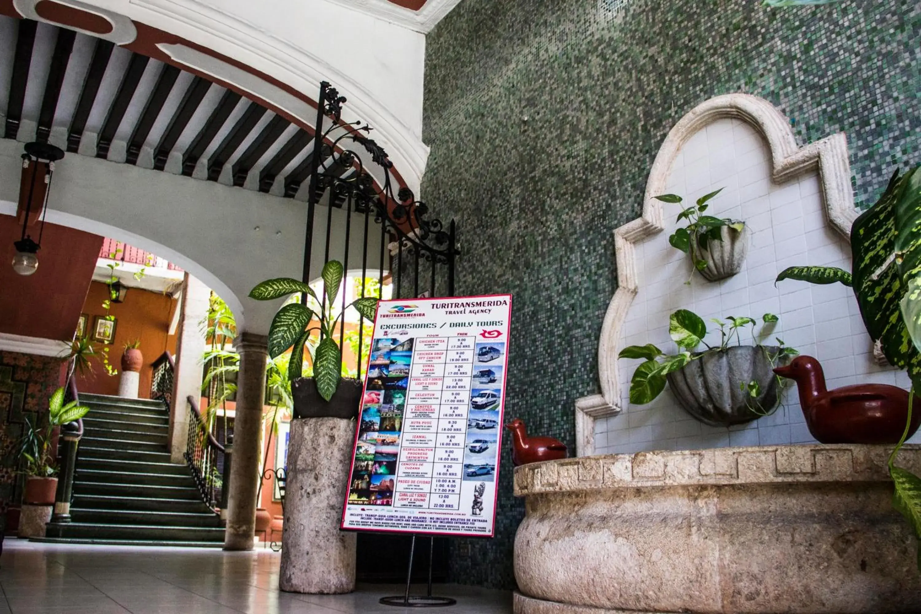 Decorative detail in Hotel Reforma