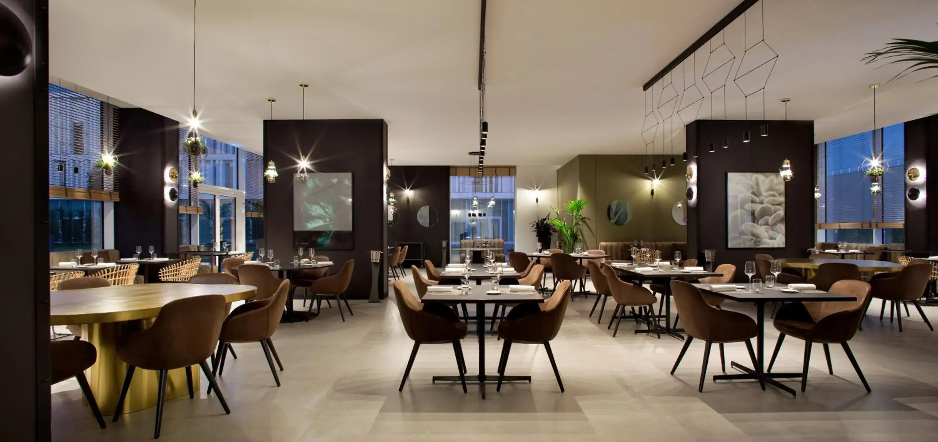 Restaurant/places to eat in J Hotel Restaurant/places to eat in J Hotel
