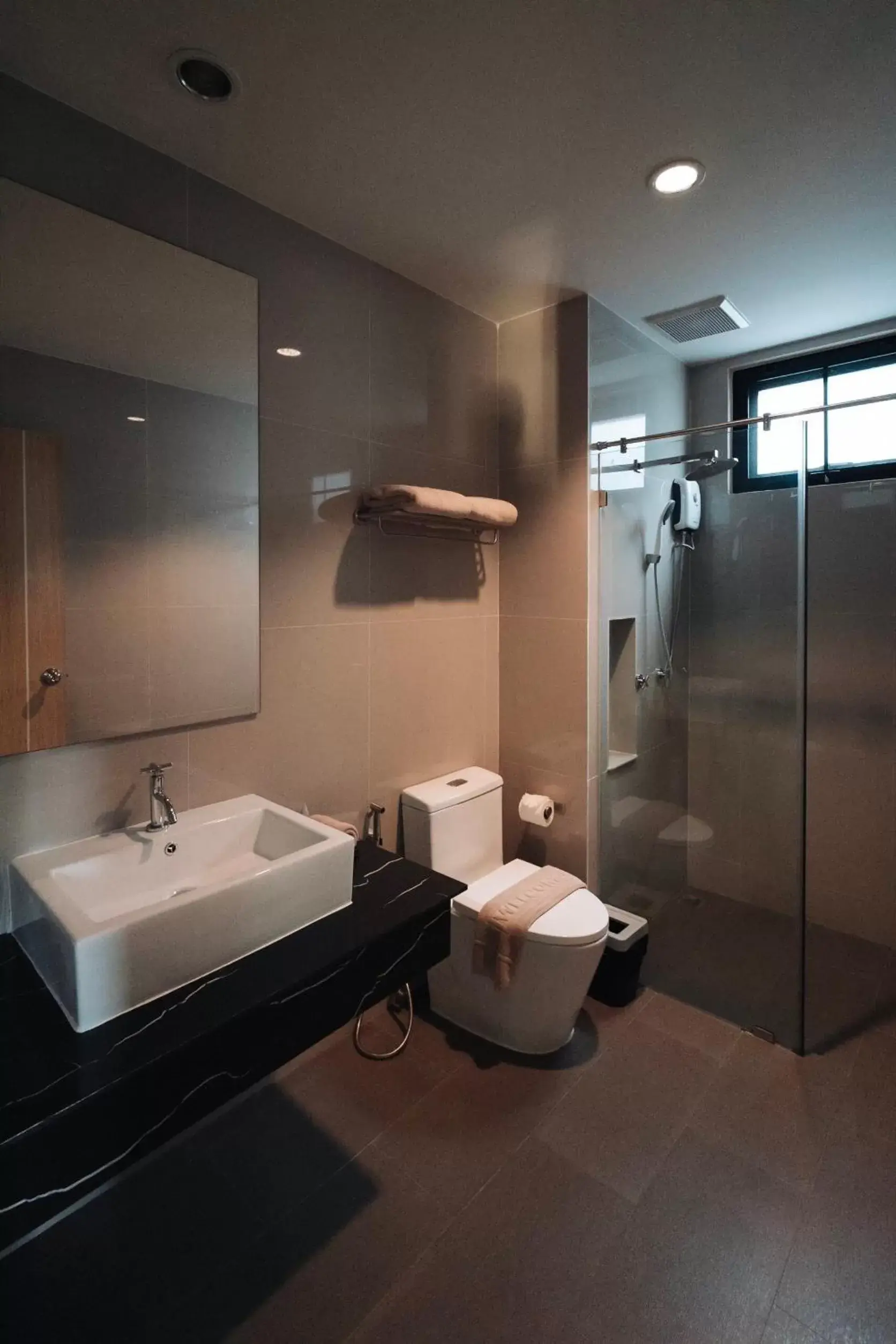 Bathroom in Riverawan Hotel