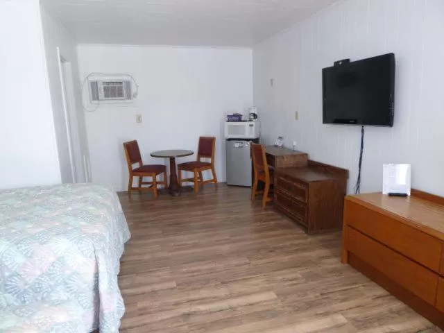 Living room in Swell Motel