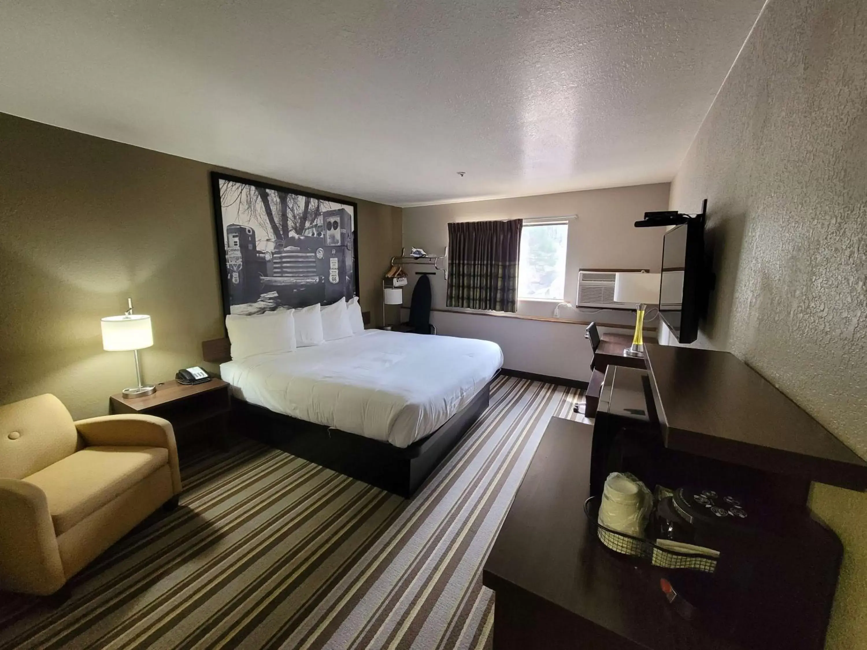 Bedroom in SureStay Hotel by Best Western Williams - Grand Canyon