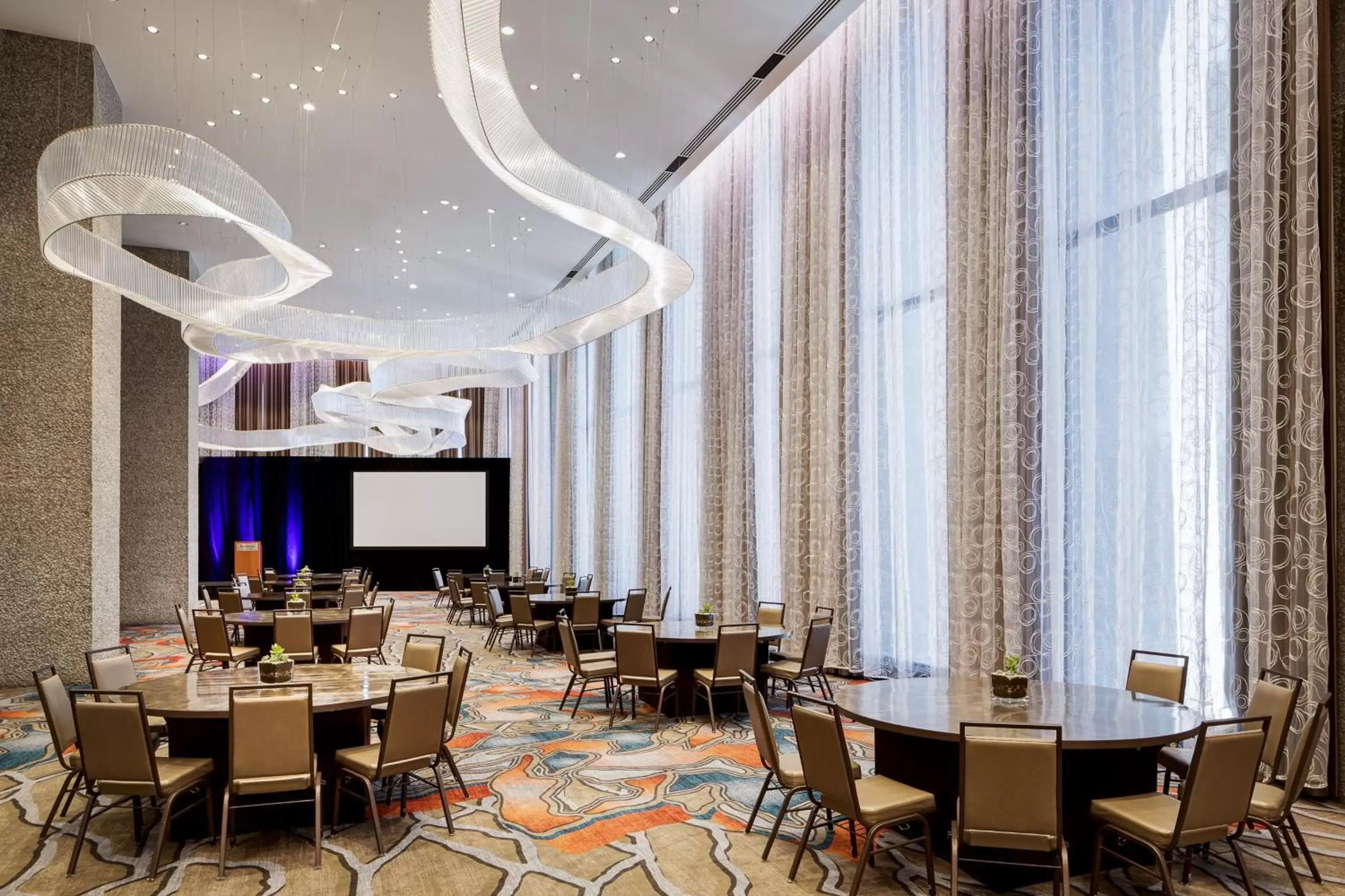 Meeting/conference room, Restaurant/Places to Eat in The Westin Dallas Downtown