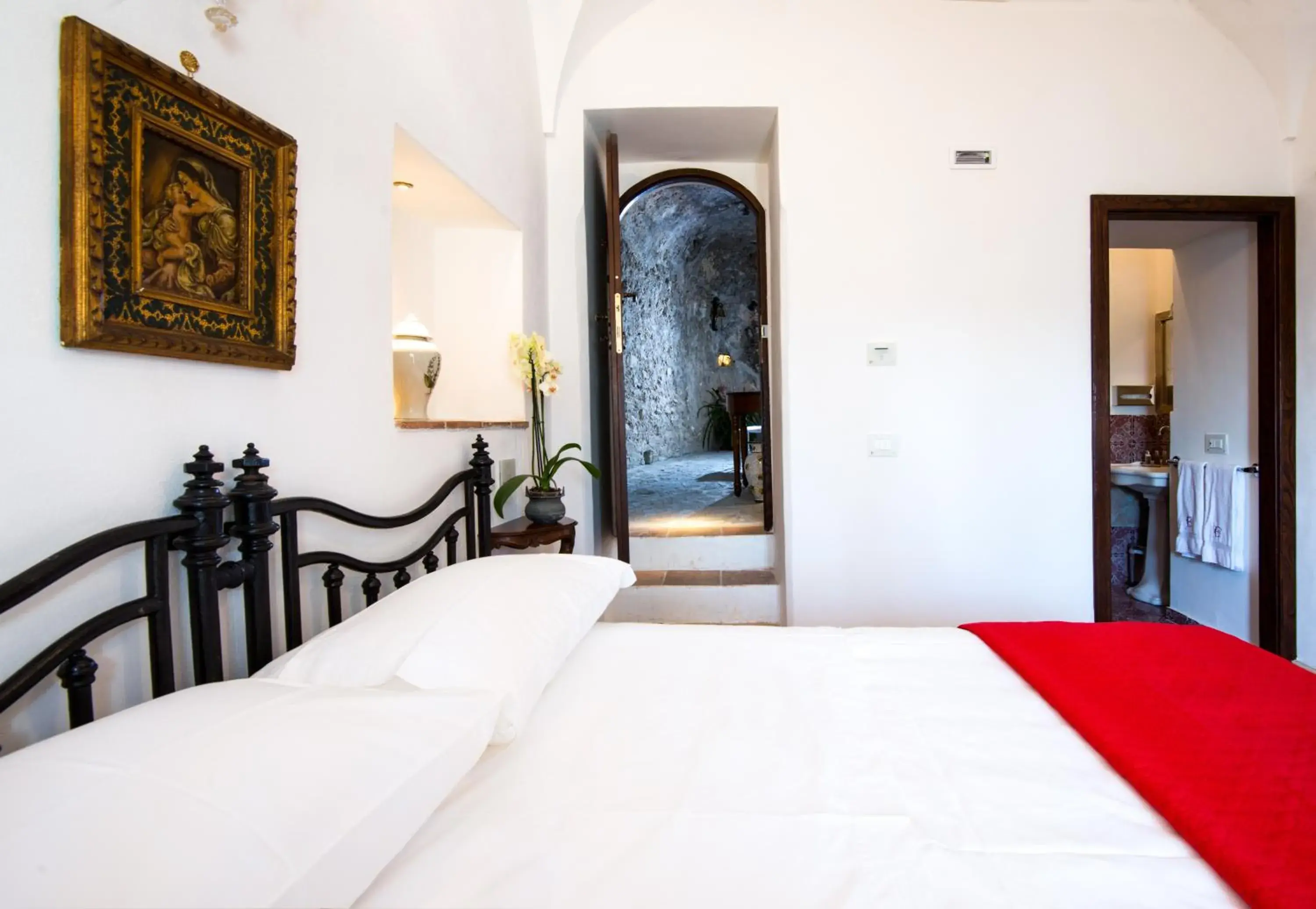 Photo of the whole room, Bed in Badia Santa Maria de' Olearia