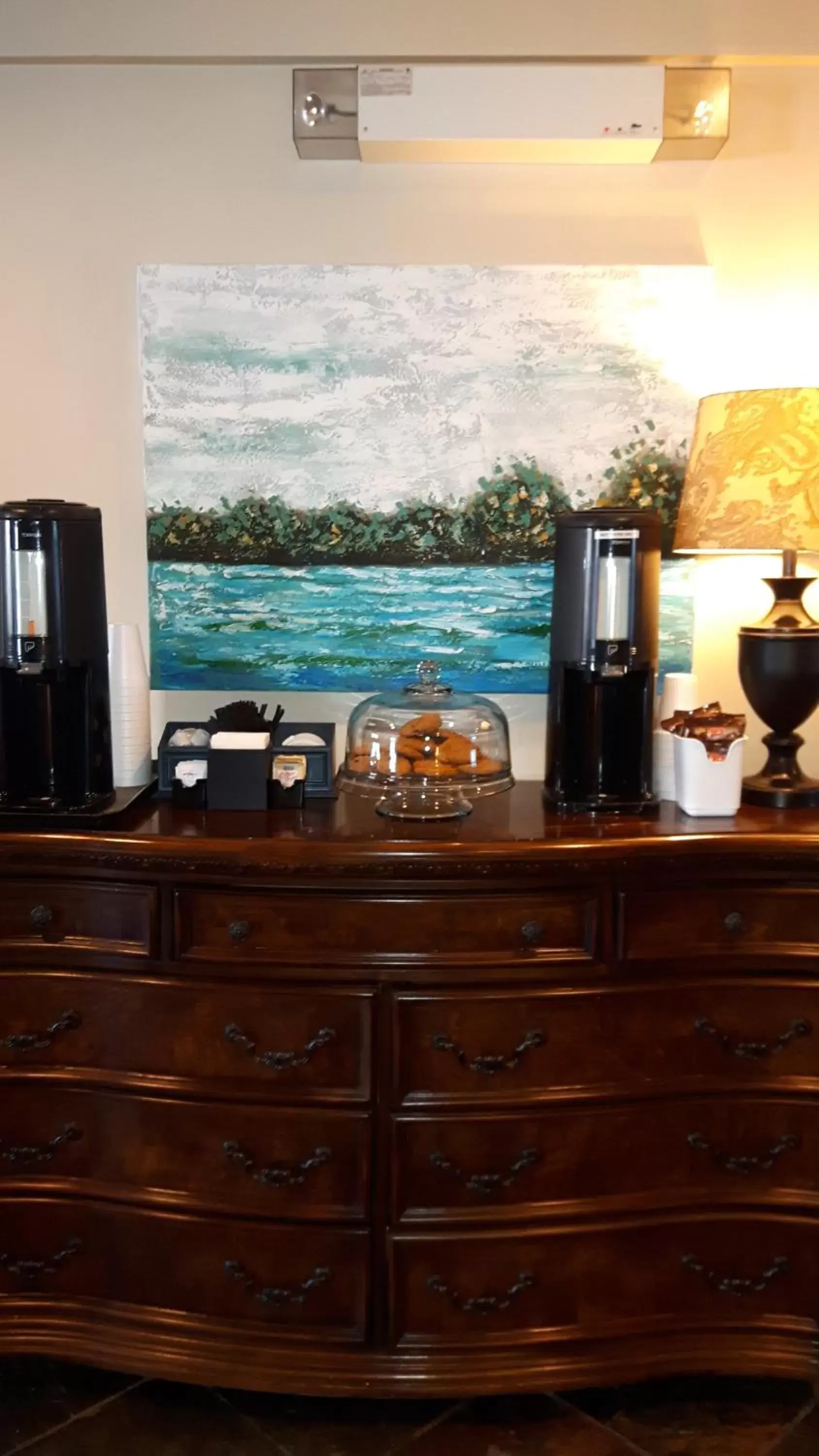 Lobby or reception in Super 8 by Wyndham Cochrane Lobby or reception in Super 8 by Wyndham Cochrane