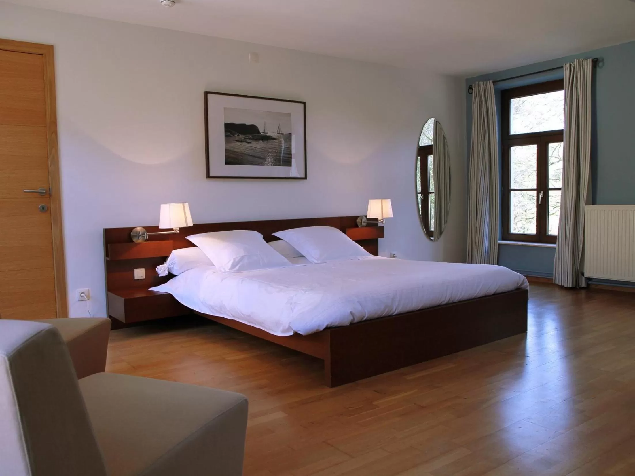 Double Room with Private Bathroom - single occupancy in Hôtel - Ferme du Château d'Ahin