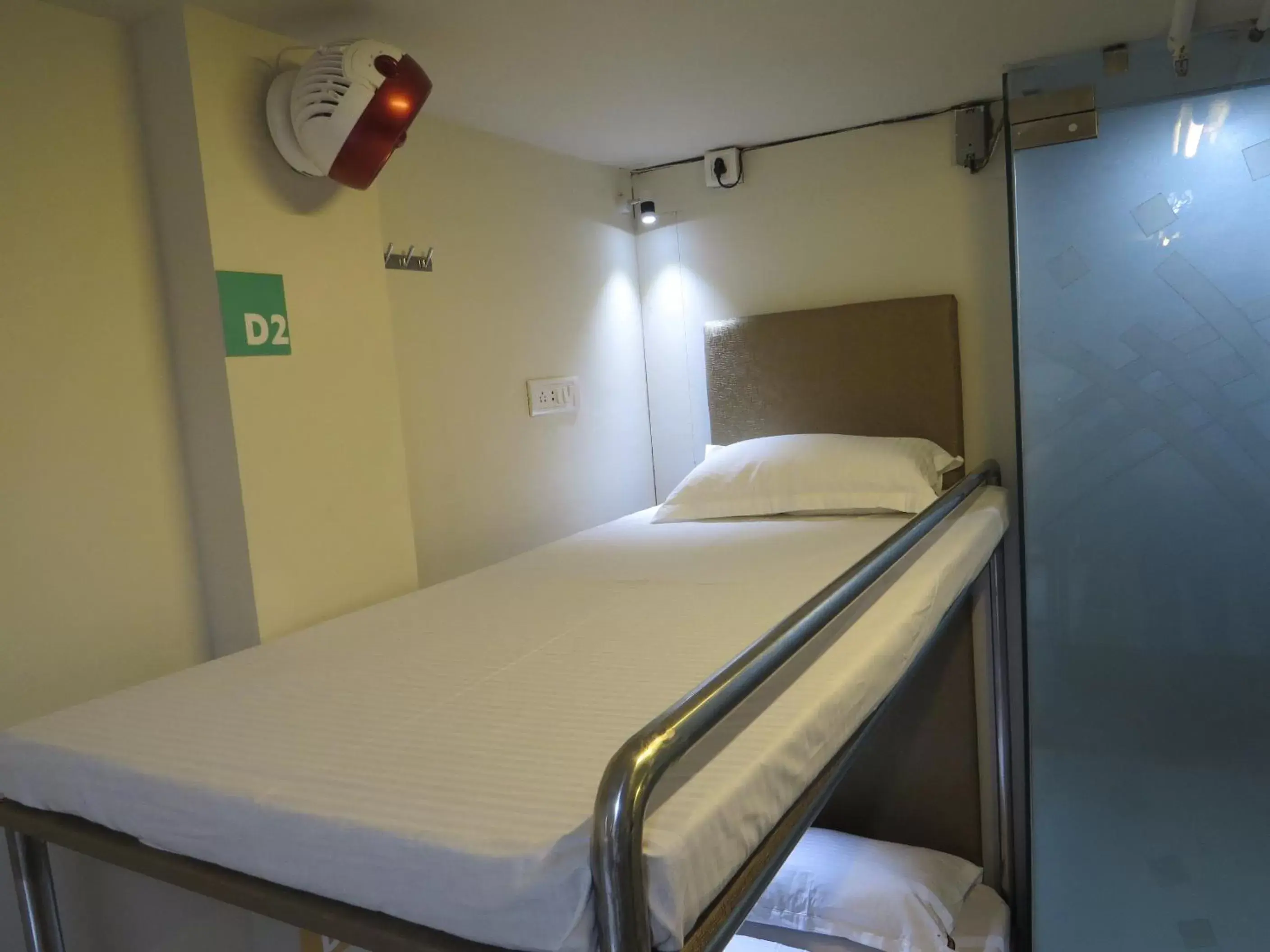 Bed in Smyle Inn - Best Value Hotel near New Delhi Station