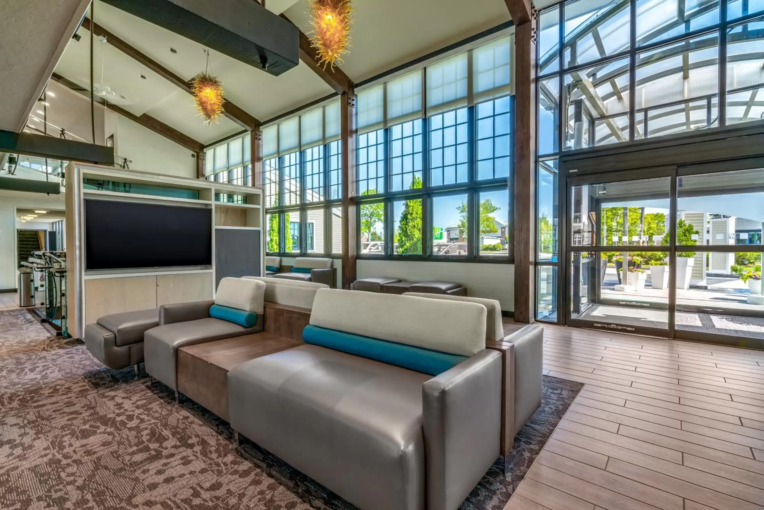 Property building in Holiday Inn Cape Cod - Hyannis by IHG Property building in Holiday Inn Cape Cod - Hyannis by IHG