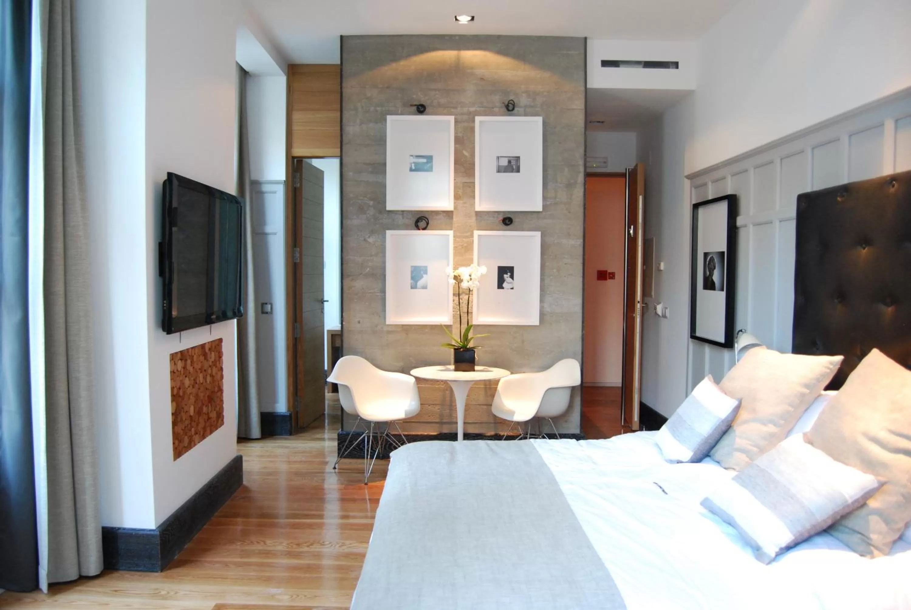 Photo of the whole room, Bed in Browns Boutique Hotel