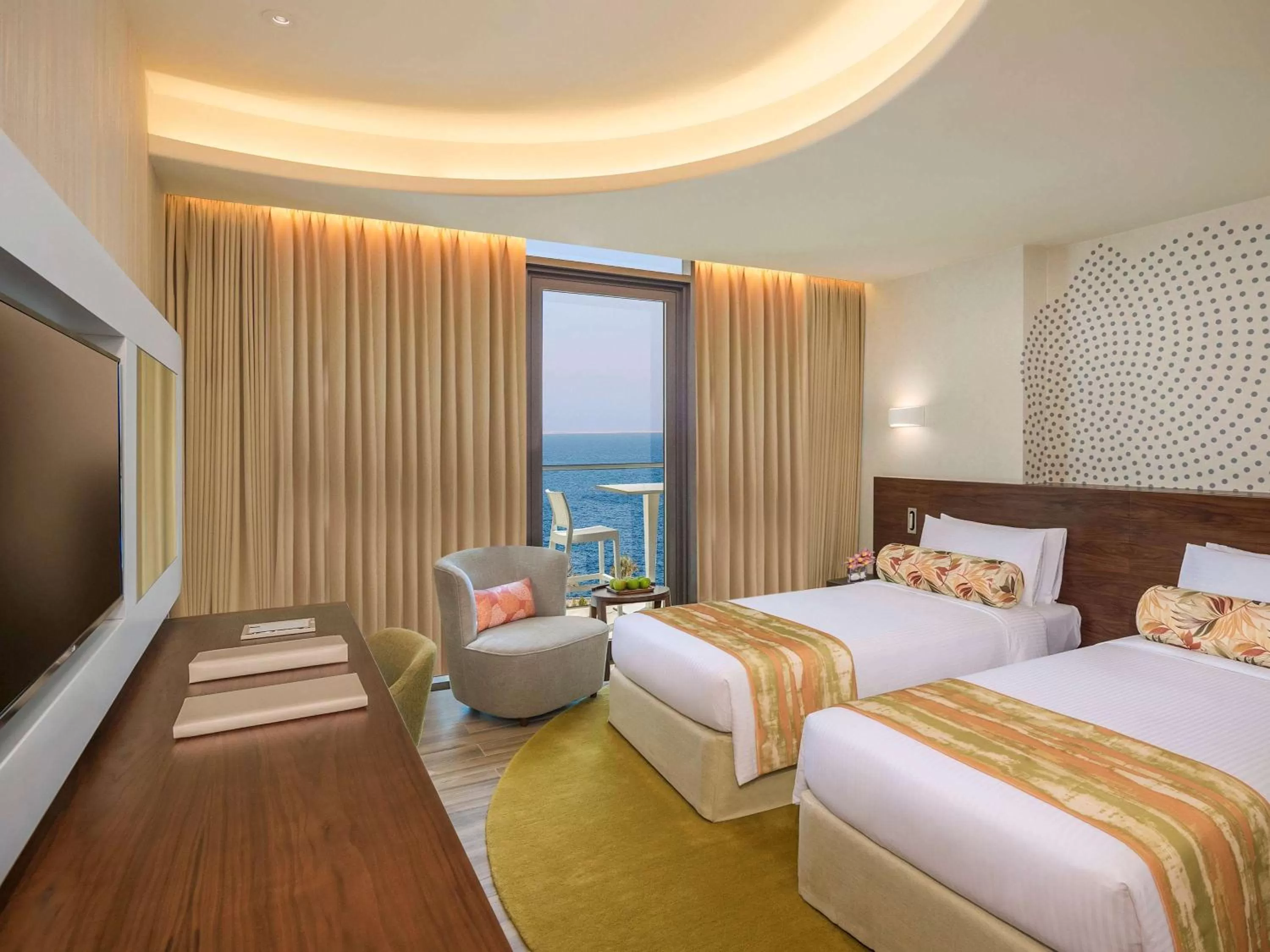 Photo of the whole room, Bed in The Retreat Palm Dubai MGallery by Sofitel
