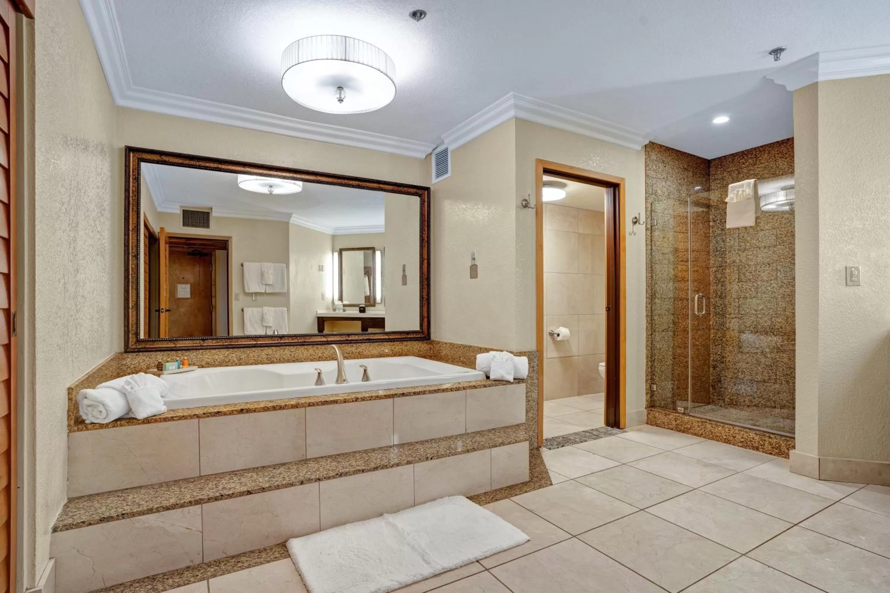 Bath in Pacific Terrace Hotel