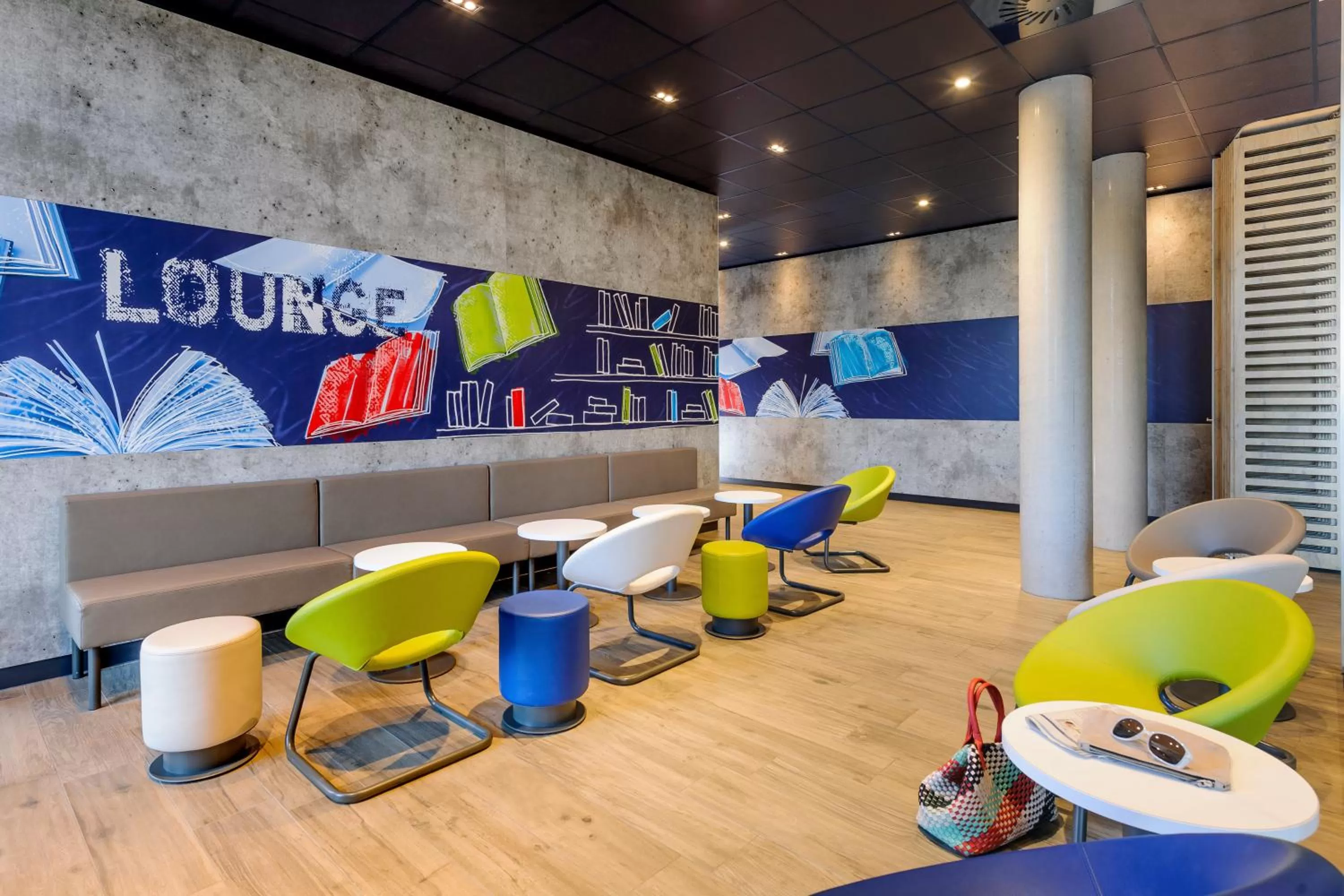 Lounge or bar in ibis budget Konstanz