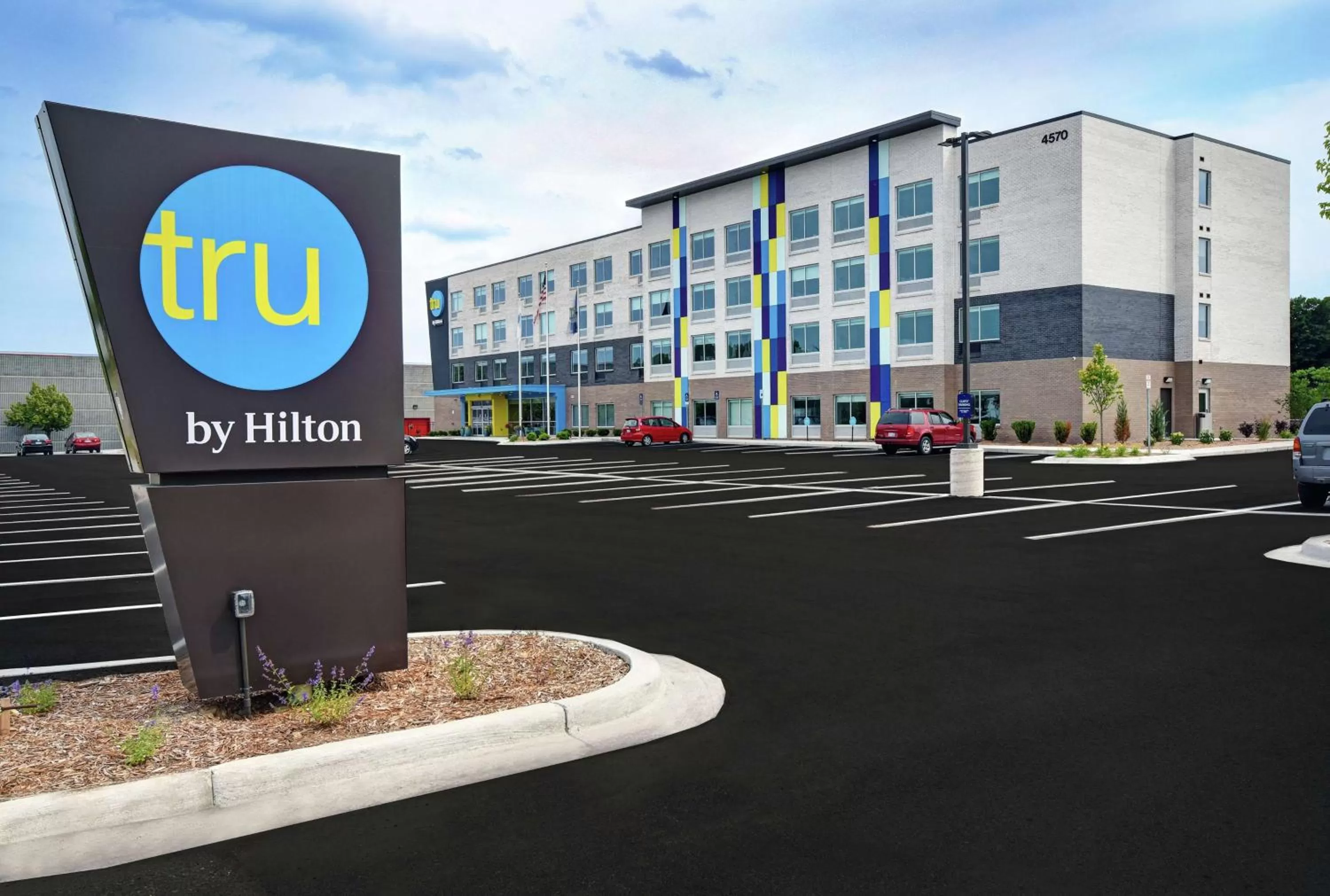 Property building in Tru By Hilton Grand Rapids Airport