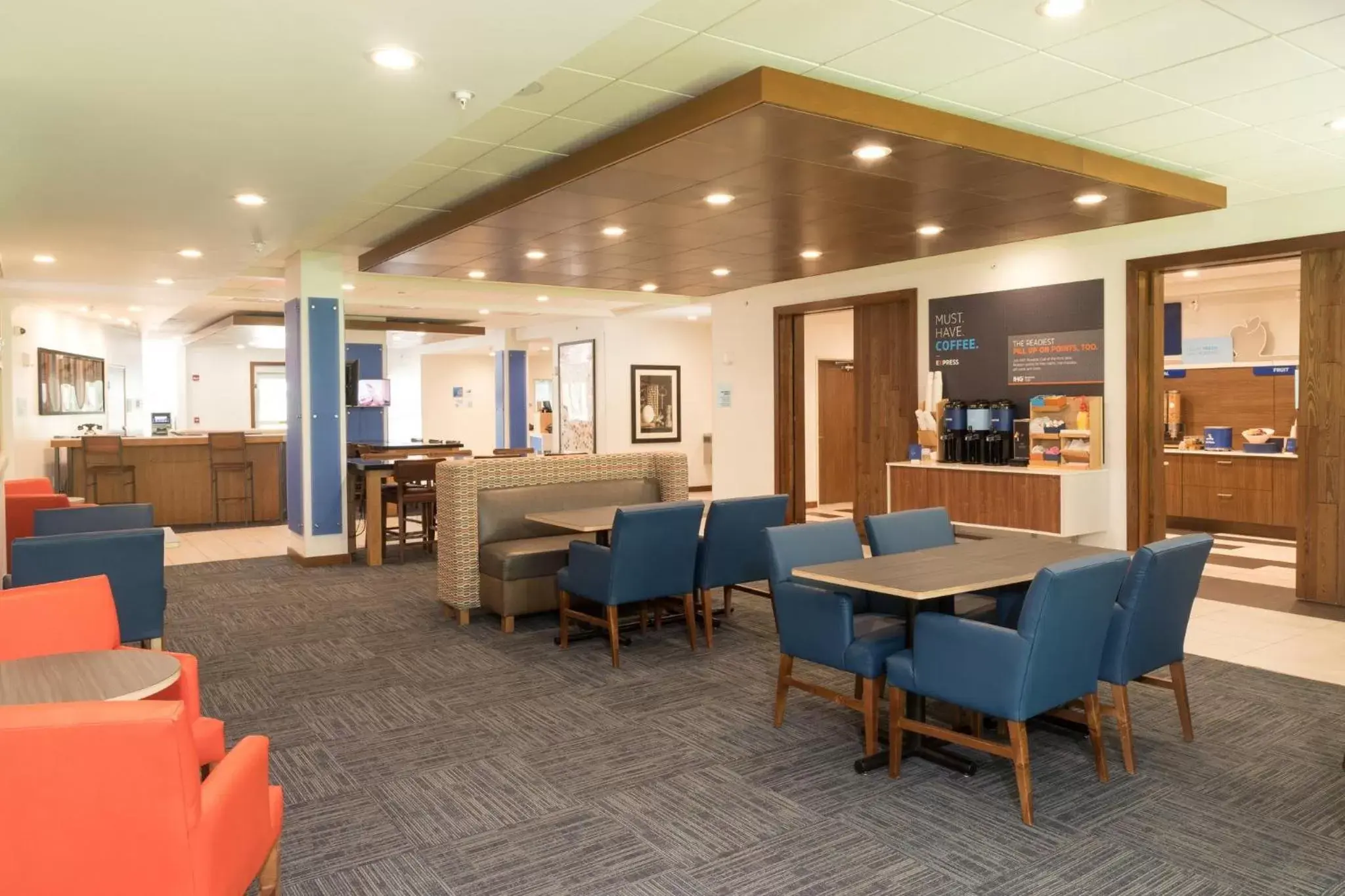 Restaurant/Places to Eat in Holiday Inn Express & Suites - Michigan City, an IHG Hotel