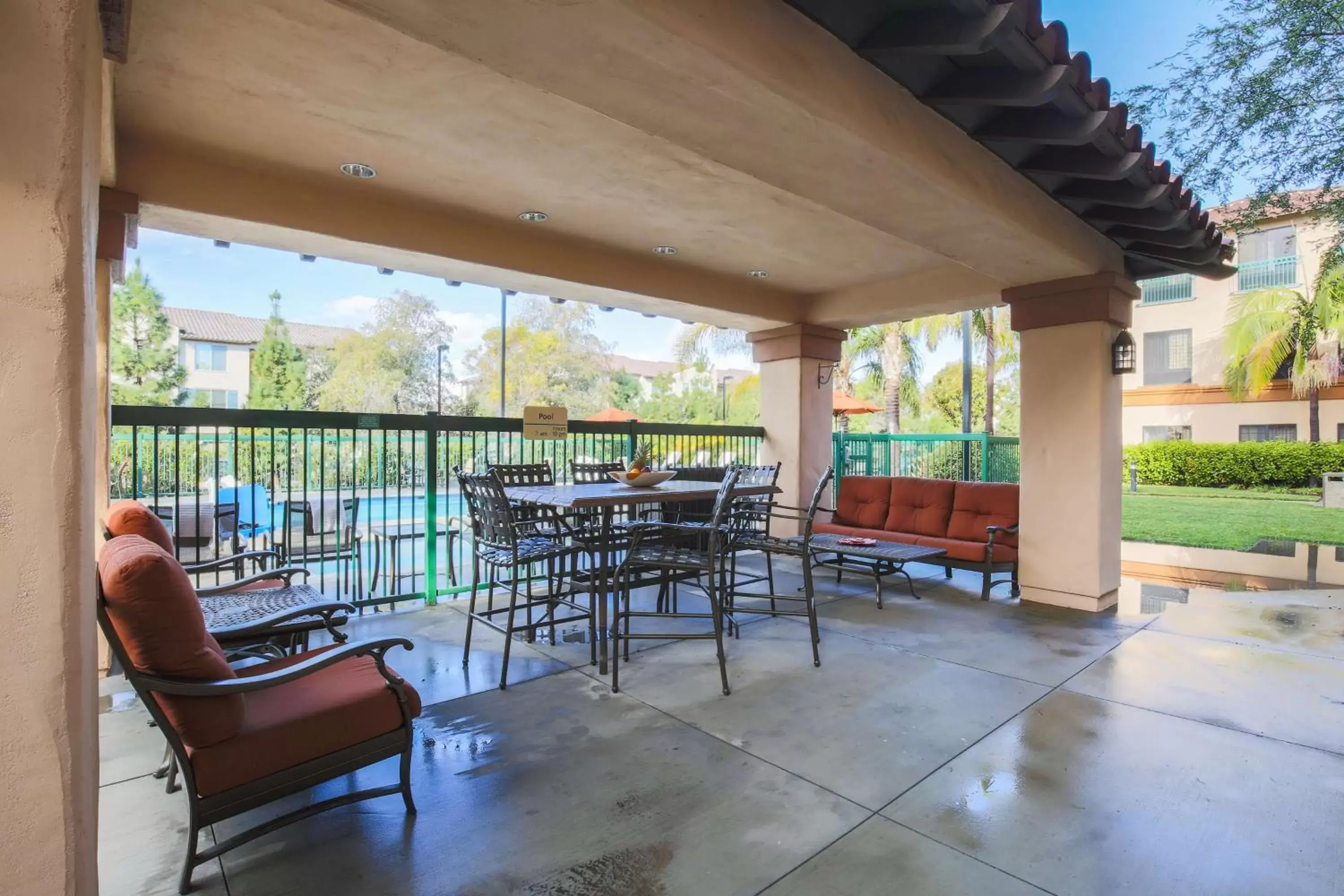 Property building in Hampton Inn & Suites Camarillo