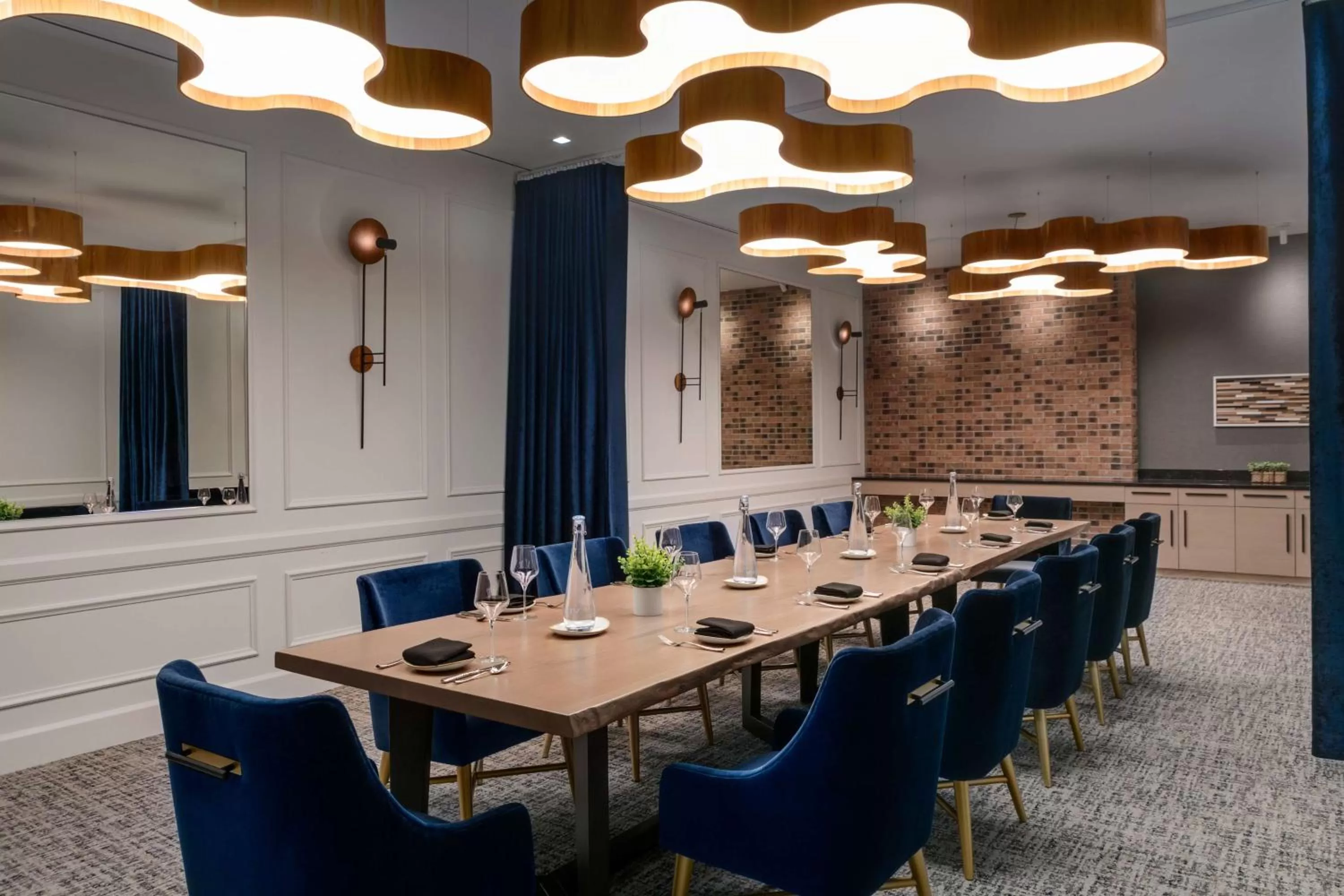 Restaurant/places to eat in DoubleTree by Hilton Canton Downtown