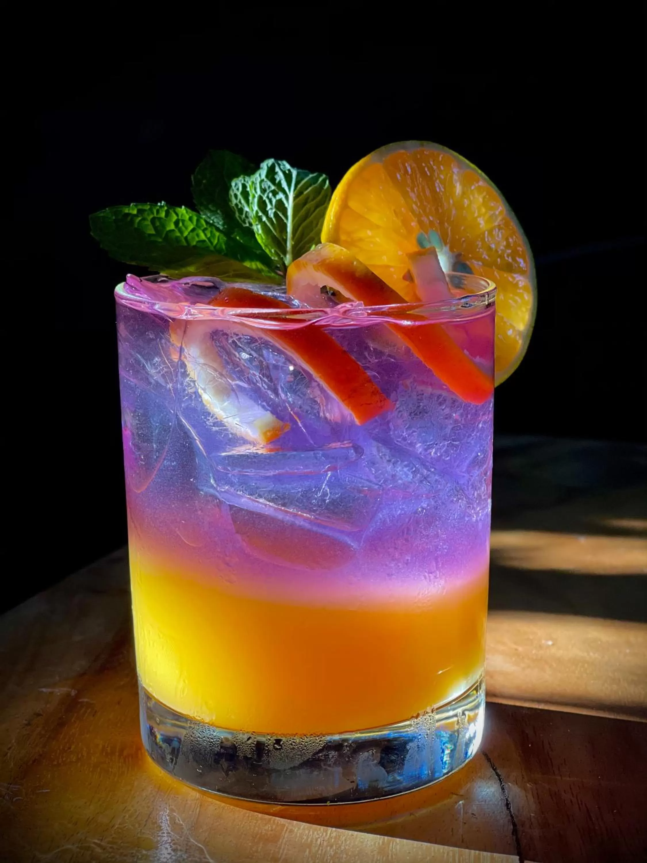 Restaurant/places to eat, Drinks in Paia Inn