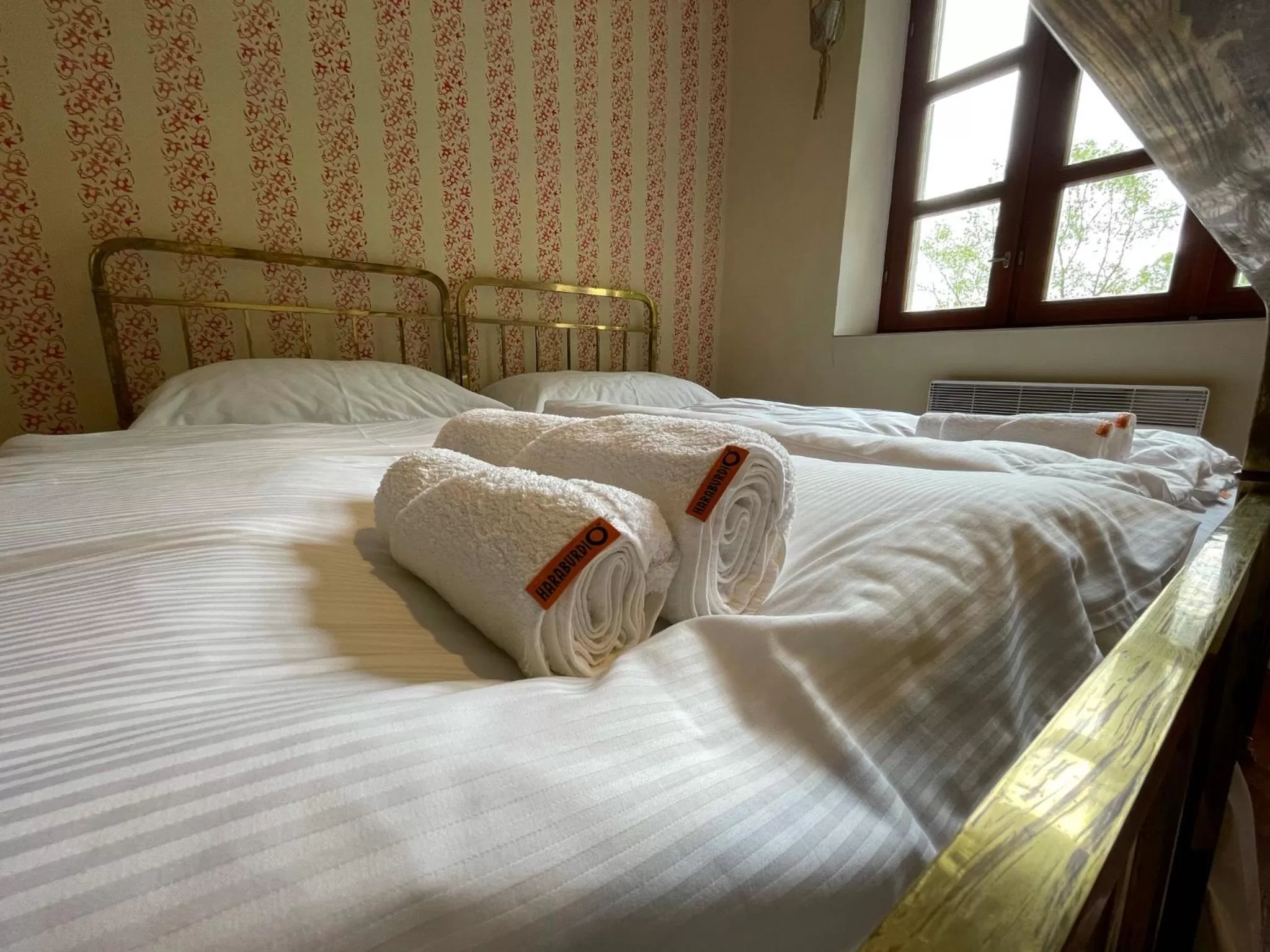 Bed in HARABURDI® Recyclart Hotel