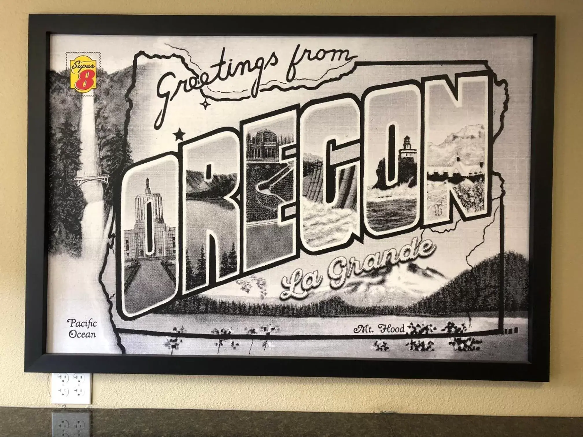 Lobby or reception in Super 8 by Wyndham LaGrande Lobby or reception in Super 8 by Wyndham LaGrande