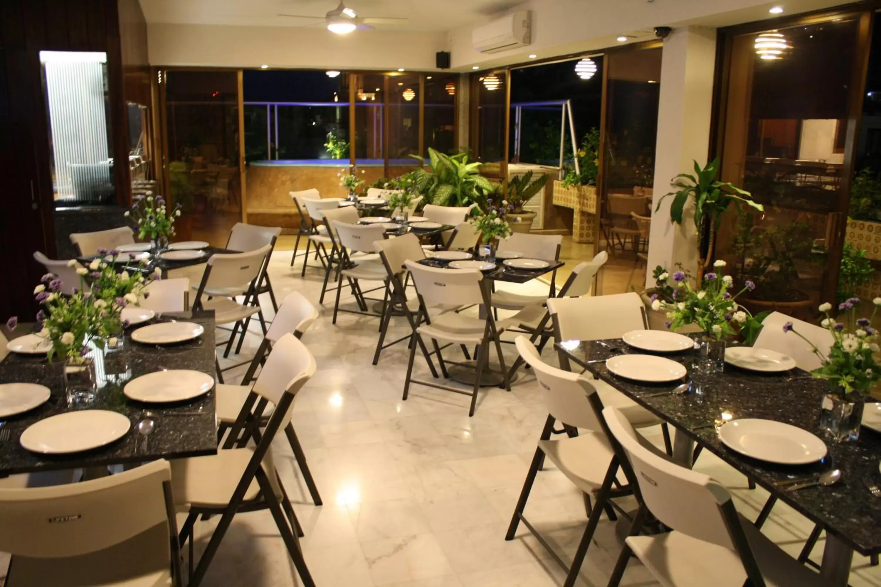 Restaurant/Places to Eat in Hotel Porto Allegro Puerto Vallarta