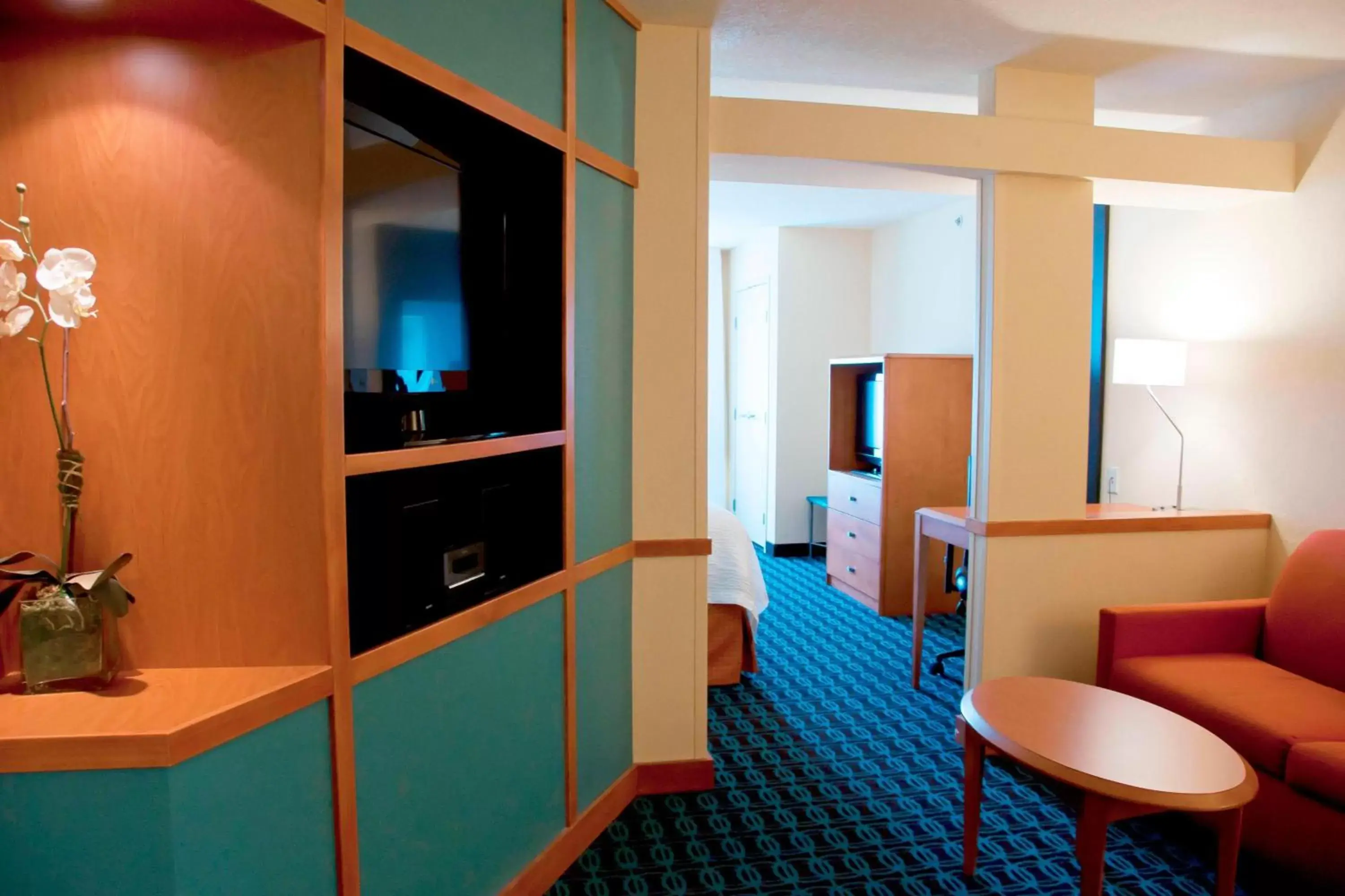 Photo of the whole room, TV/Entertainment Center in Fairfield Inn & Suites Ames