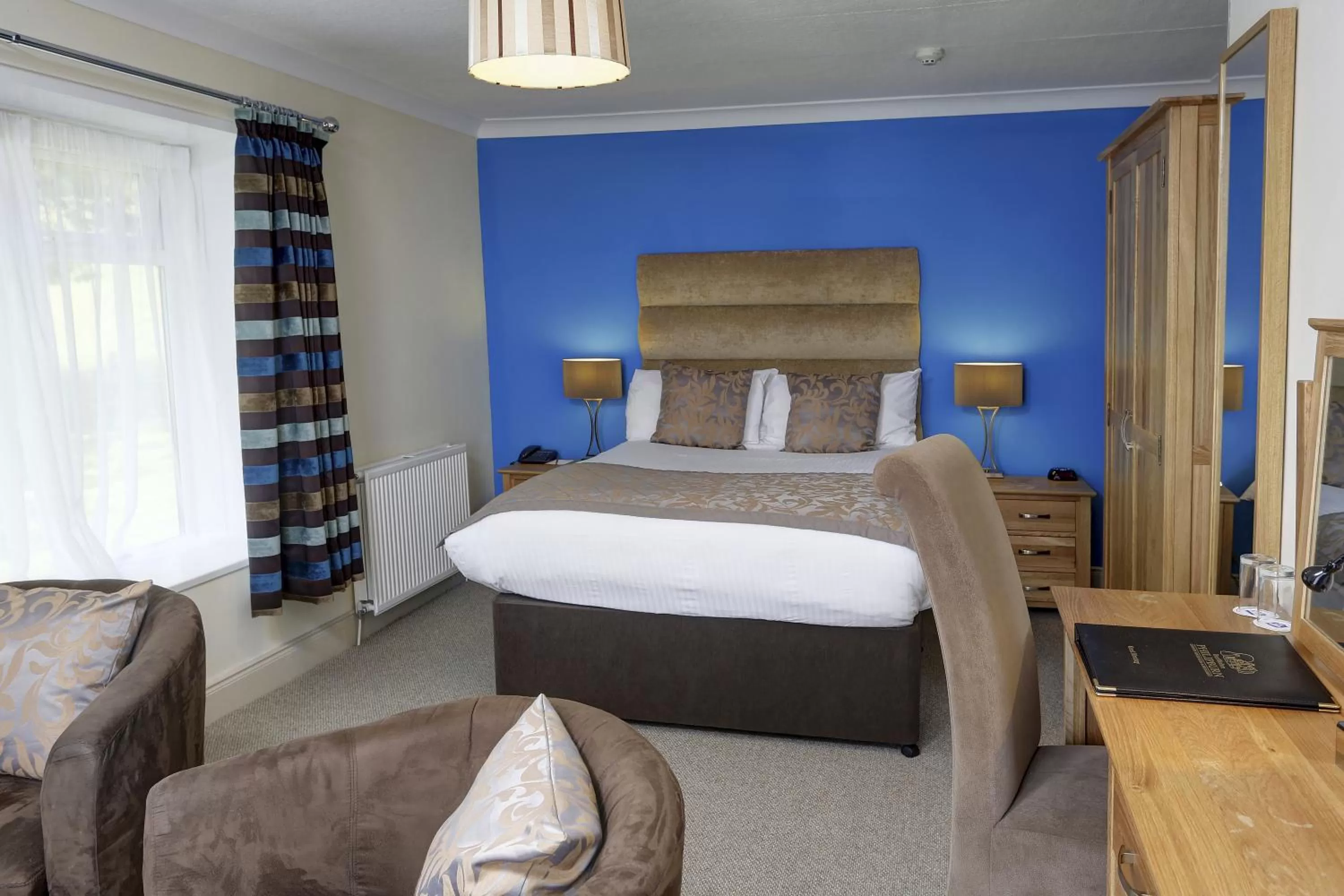 Bedroom, Bed in All Seasons Philipburn, BW Signature Collection