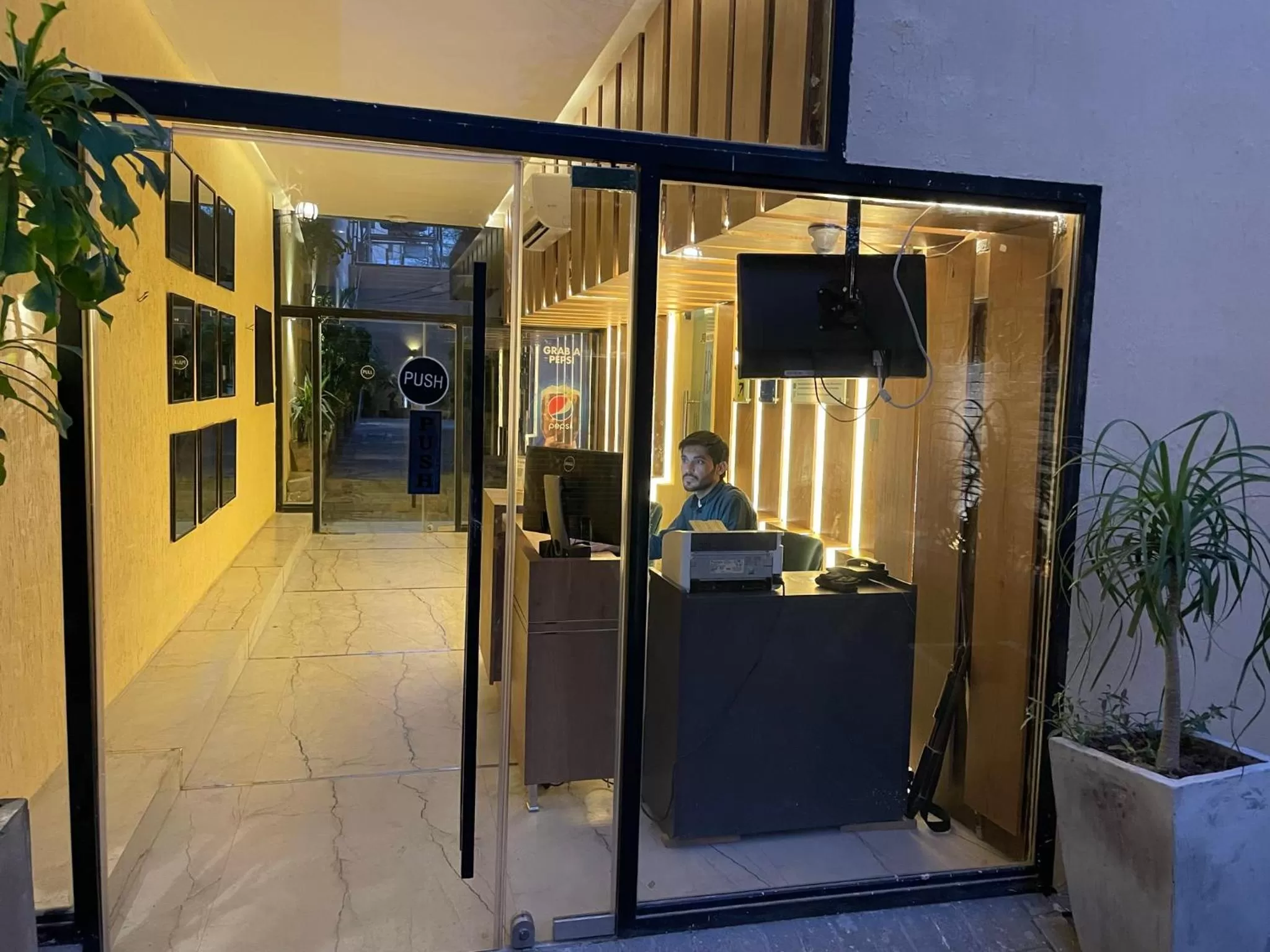 Property building in Hamsun Shahrah-e-Faisal