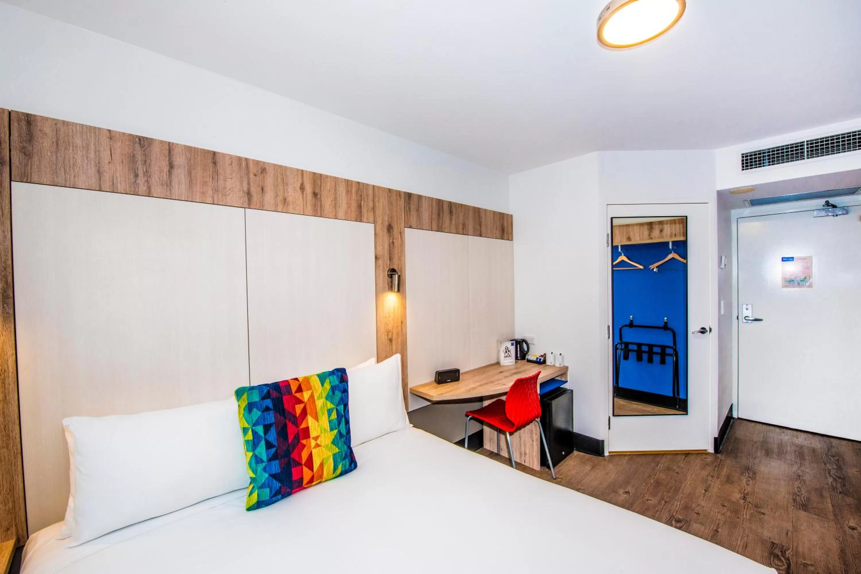Bedroom, Bed in ibis budget Sydney Airport