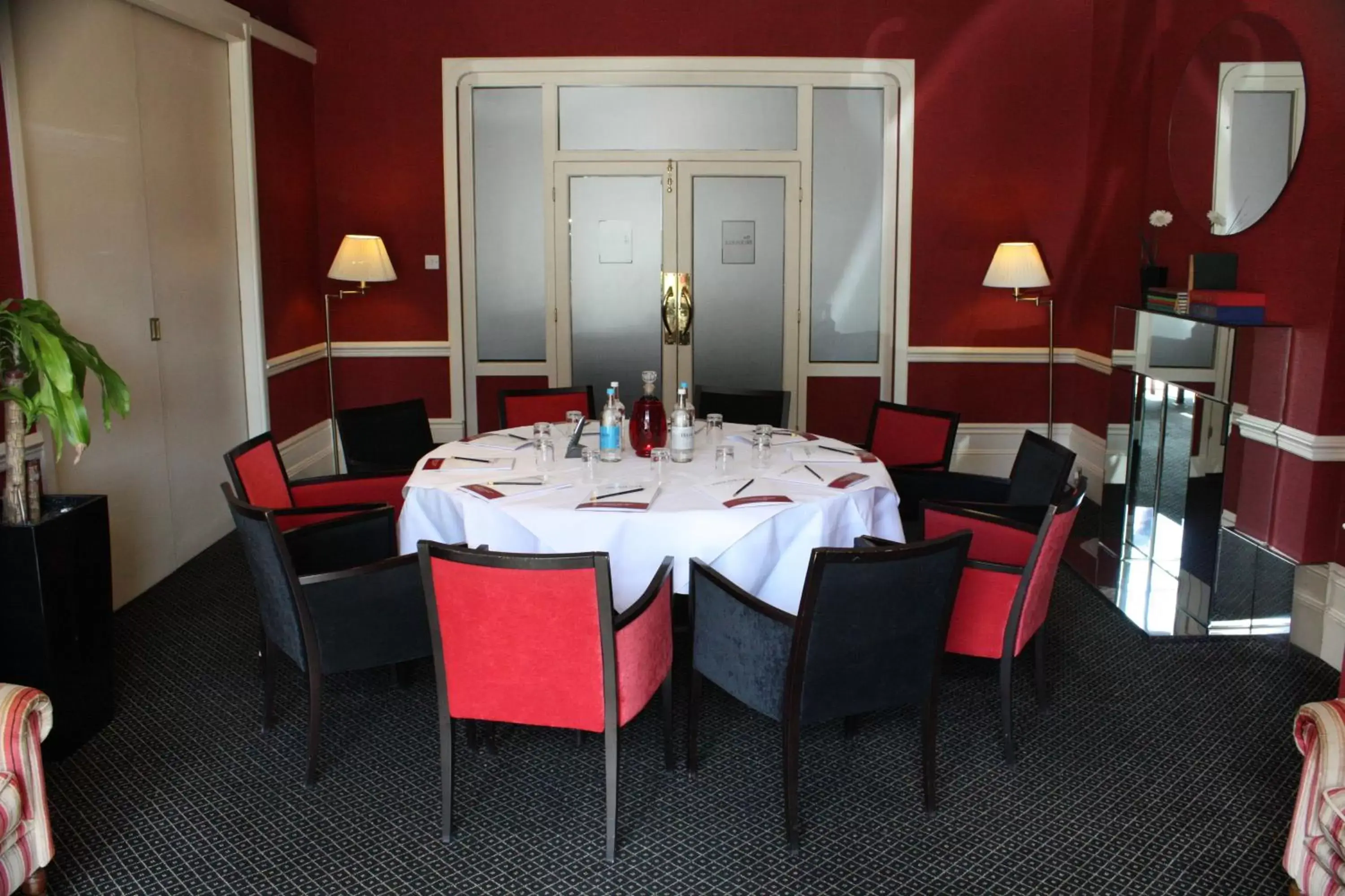 Banquet/Function facilities, Restaurant/Places to Eat in Trouville Hotel
