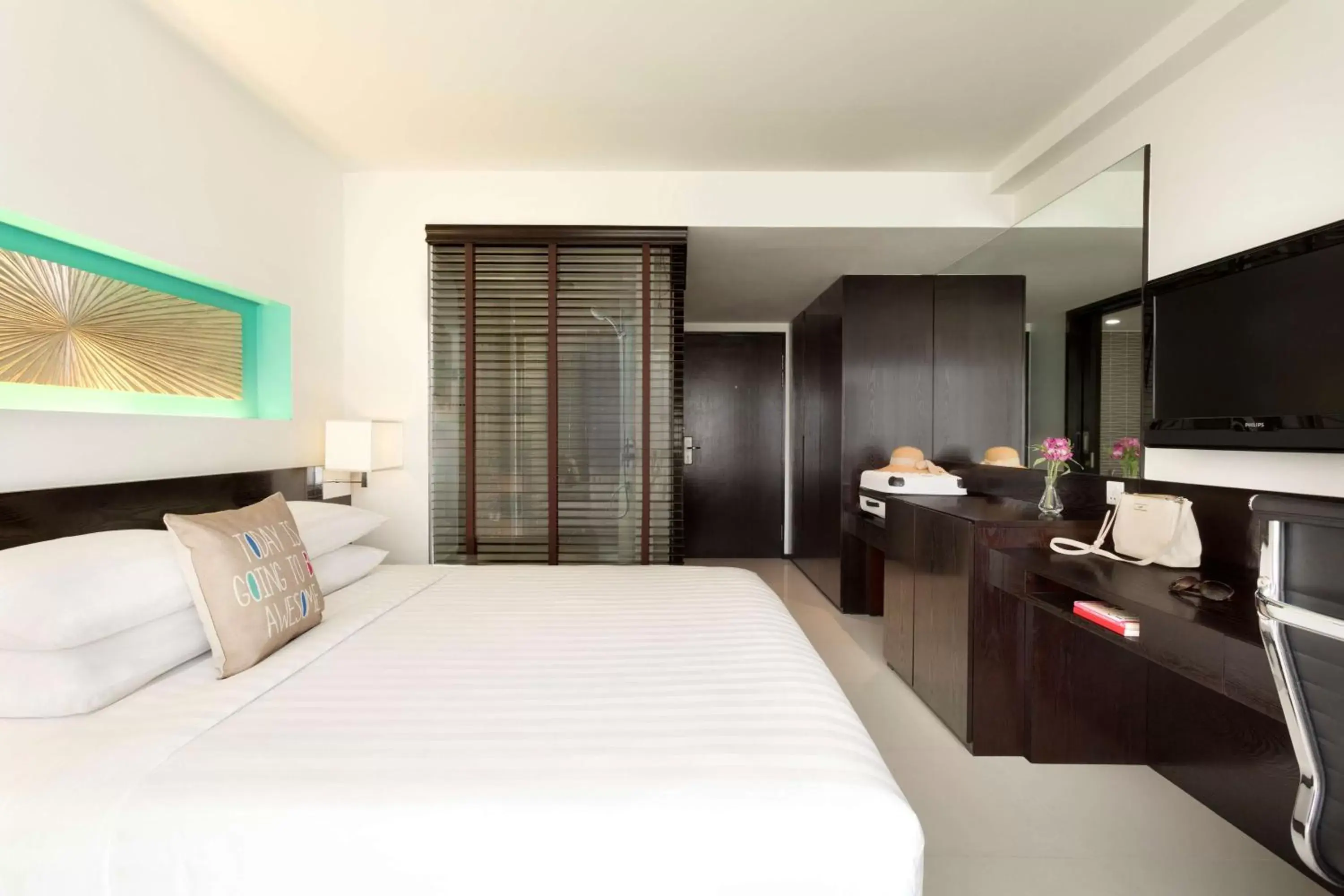 Deluxe Queen Room (Free Return Airport Transfer, Complimentary Wifi) in Jen Maldives Male by Shangri-La Deluxe Queen Room (Free Return Airport Transfer, Complimentary Wifi) in Jen Maldives Male by Shangri-La