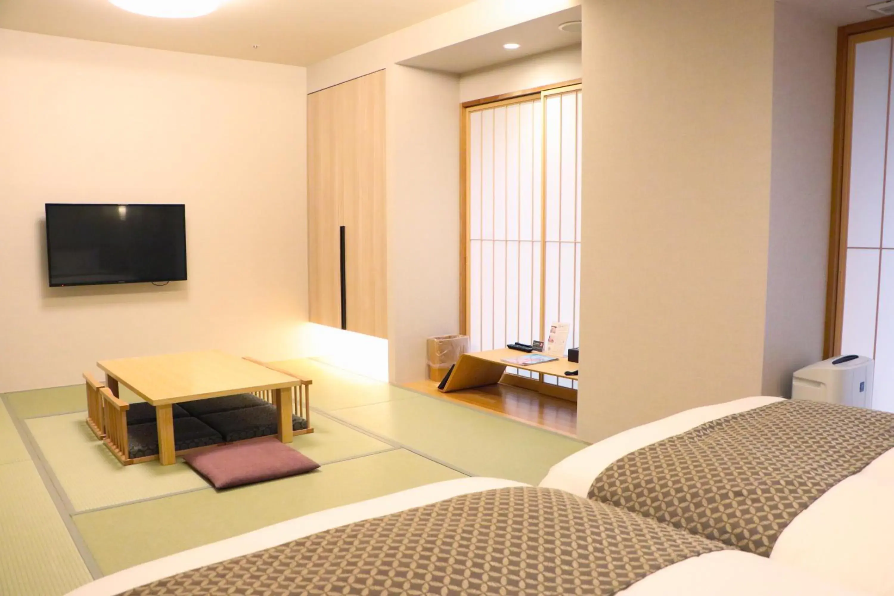 Photo of the whole room, TV/Entertainment Center in Hotel Gran Ms Kyoto